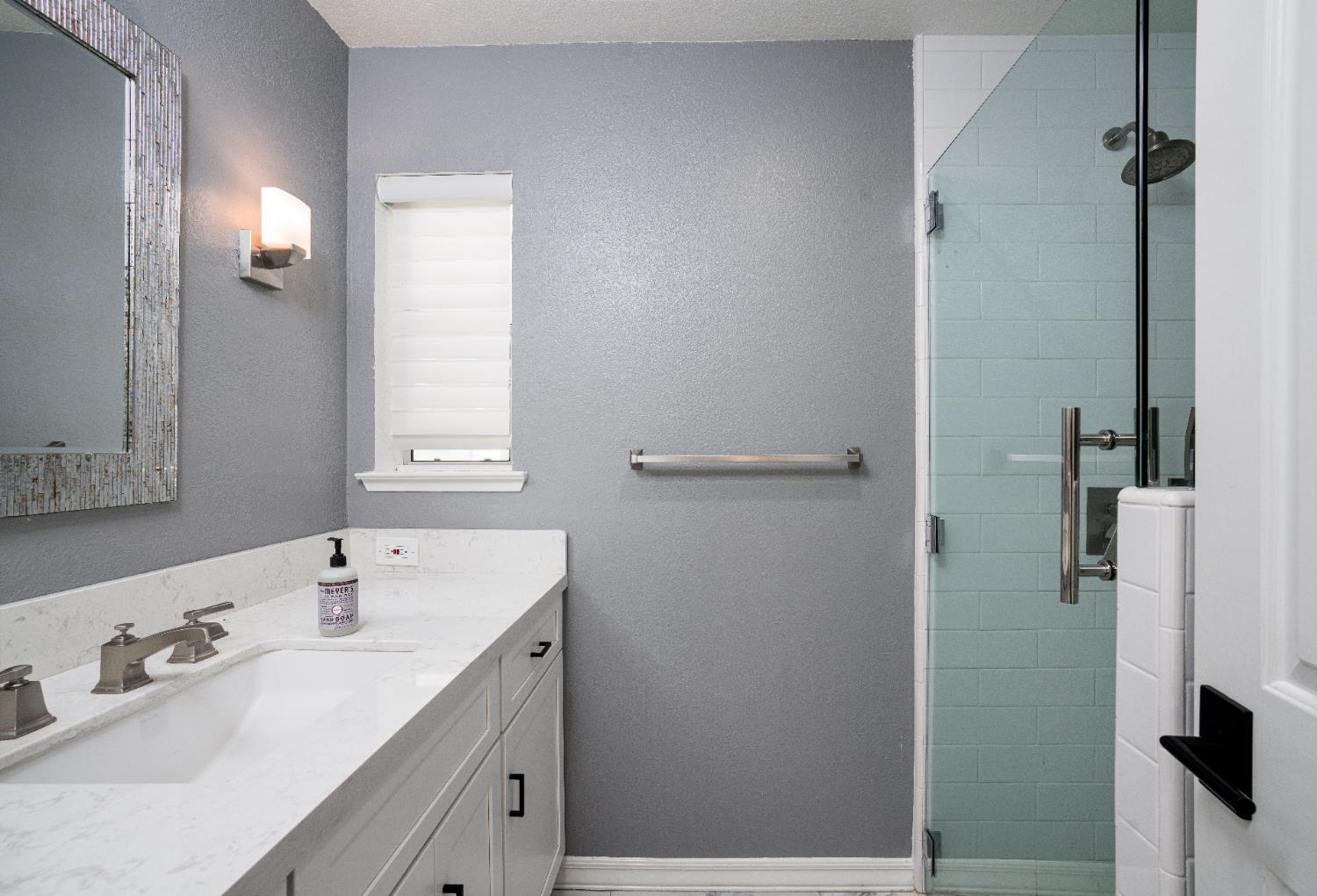 2727 W Bluff Ave #125, Fresno, CA 93711