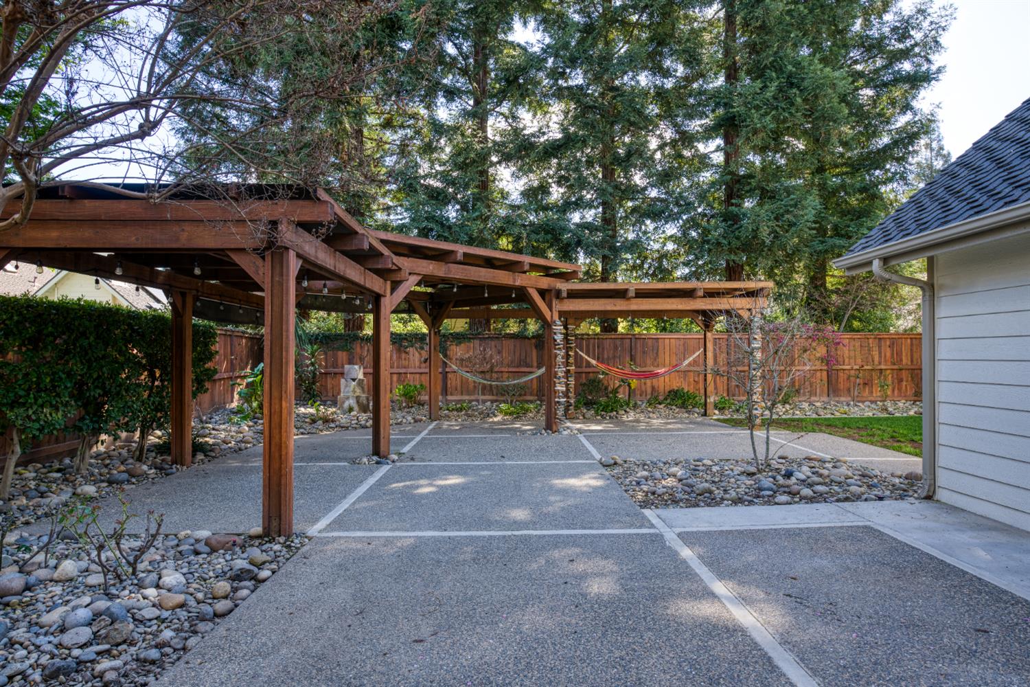 2727 W Bluff Ave #125, Fresno, CA 93711