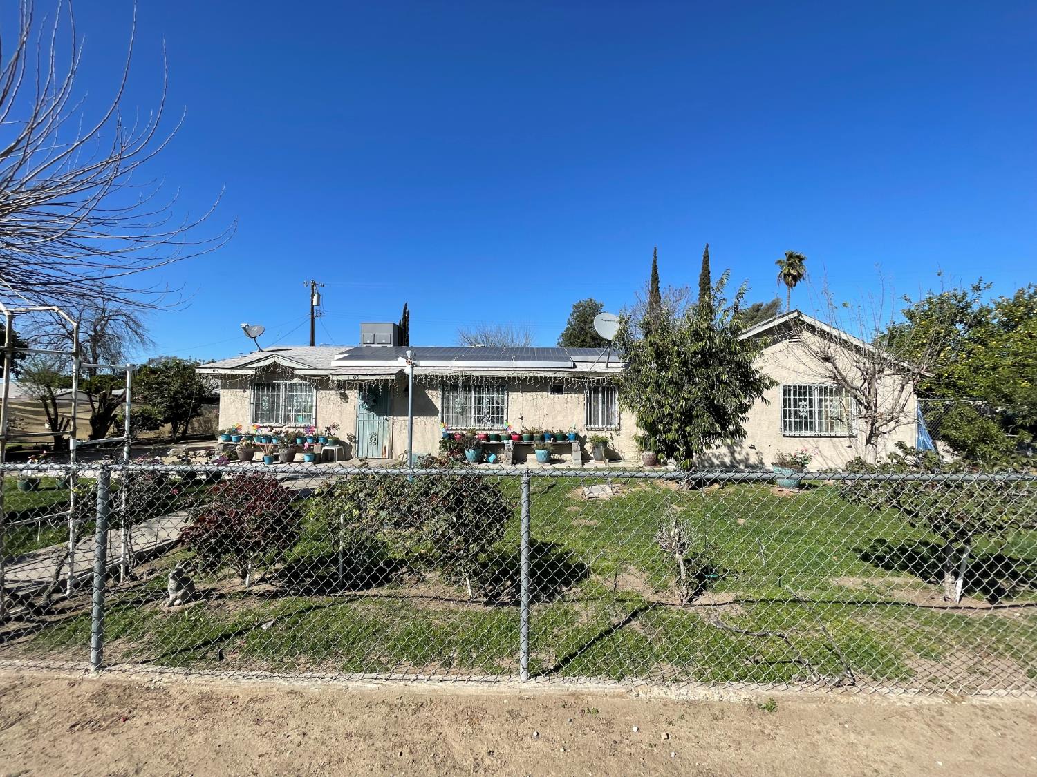 1606 W Thomas Ave, Fresno, CA 93728