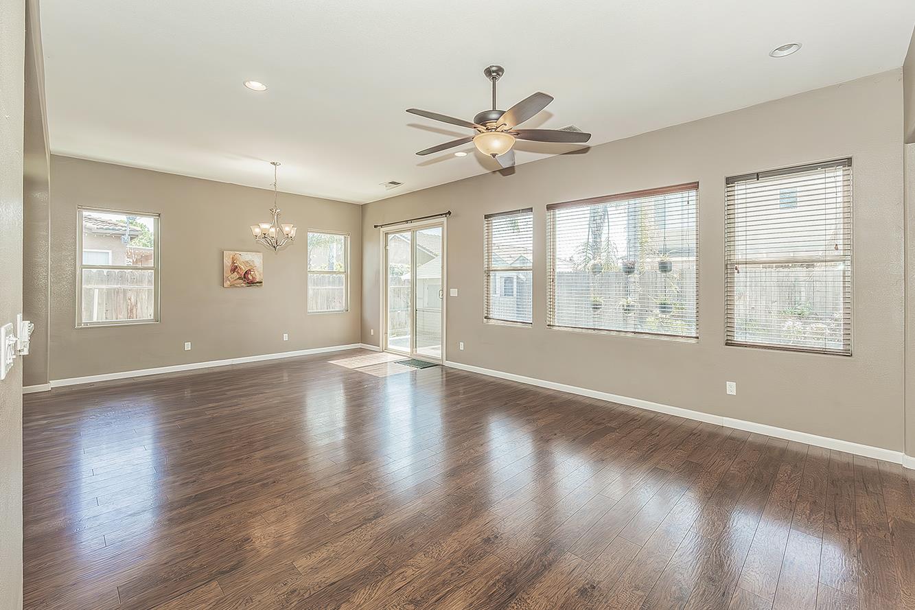 7357 E Redlands Ave, Fresno, CA 93737