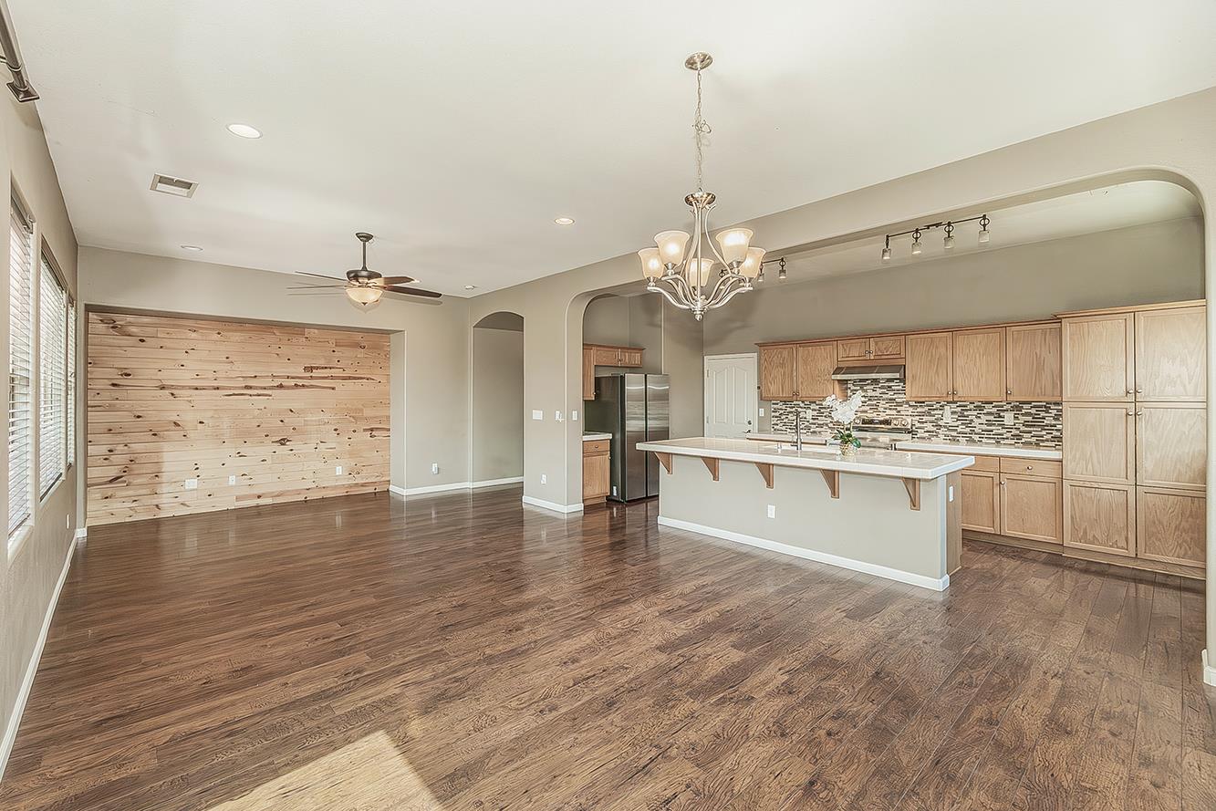 7357 E Redlands Ave, Fresno, CA 93737