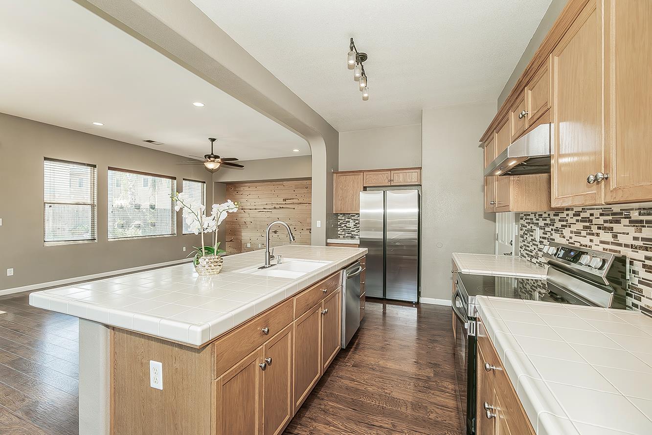 7357 E Redlands Ave, Fresno, CA 93737