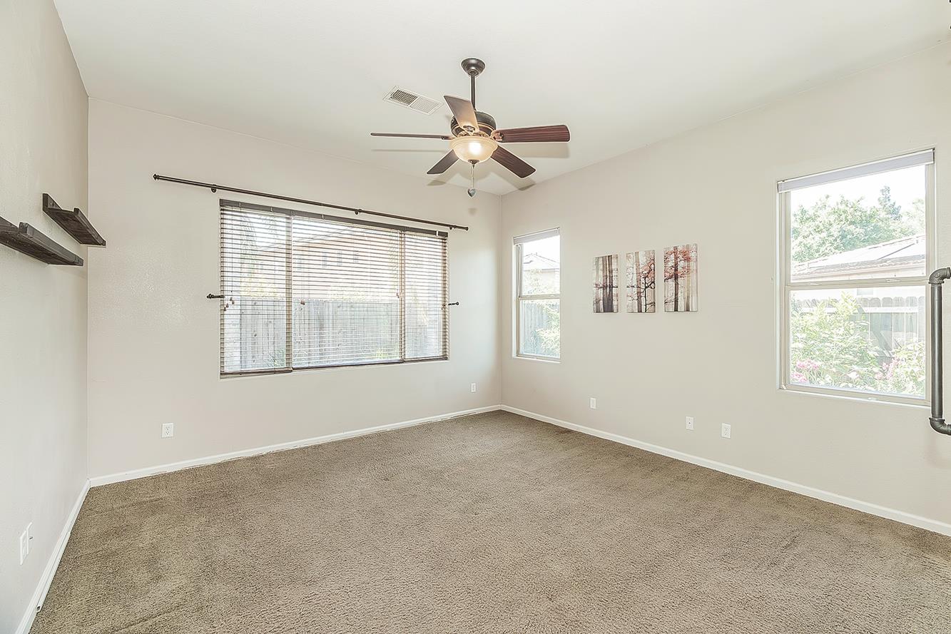 7357 E Redlands Ave, Fresno, CA 93737