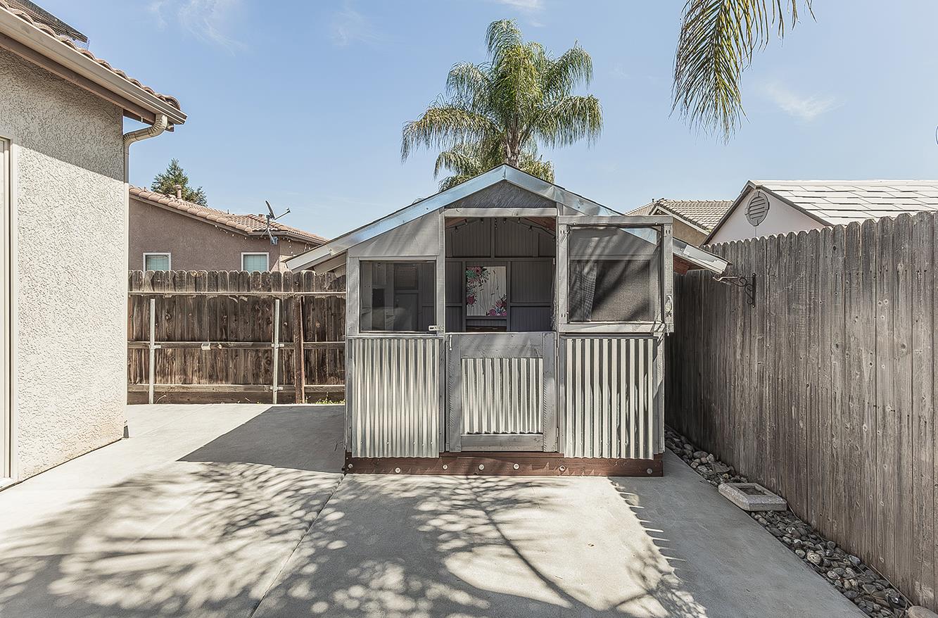 7357 E Redlands Ave, Fresno, CA 93737