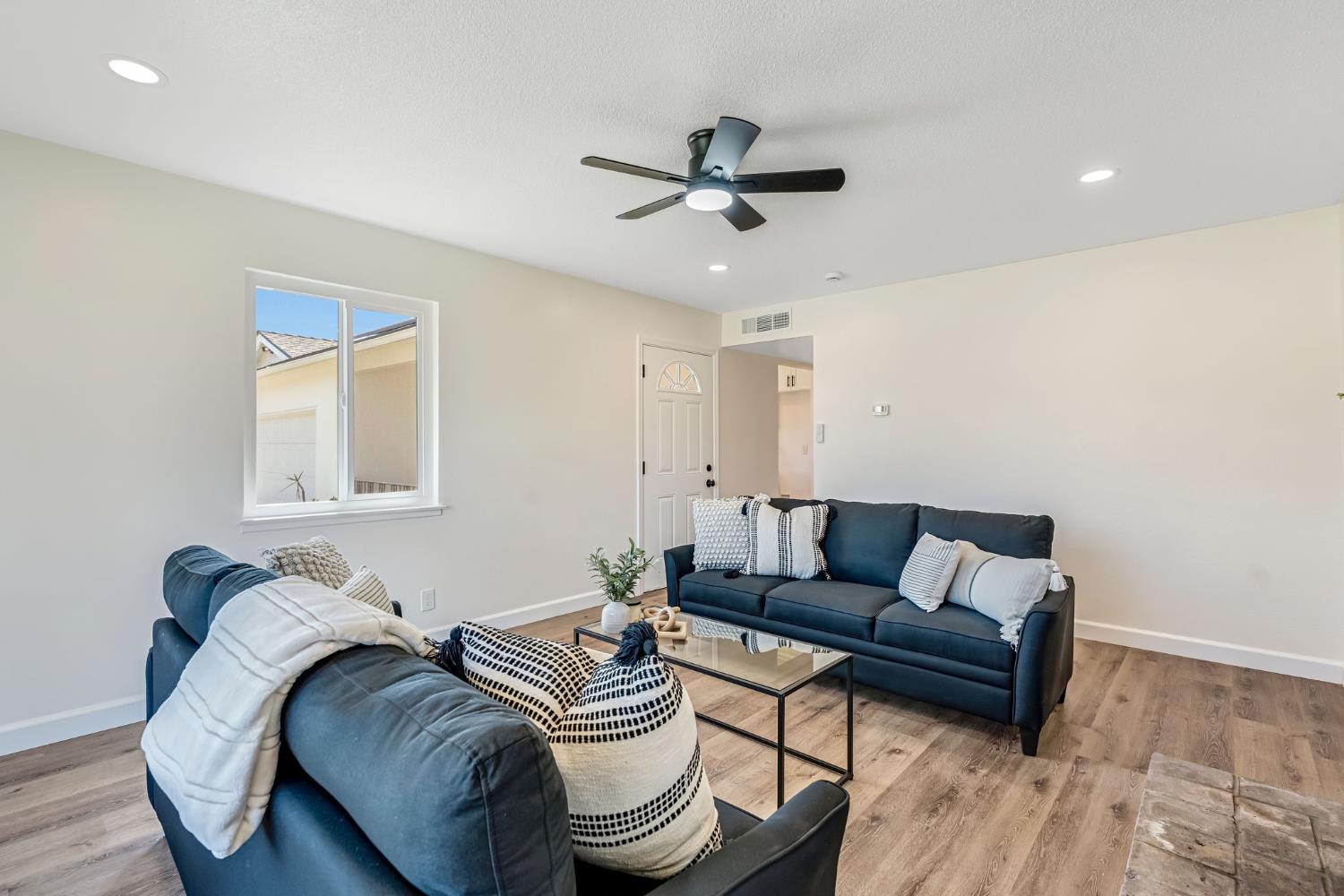 1442 S Recreation Ave, Fresno, CA 93702