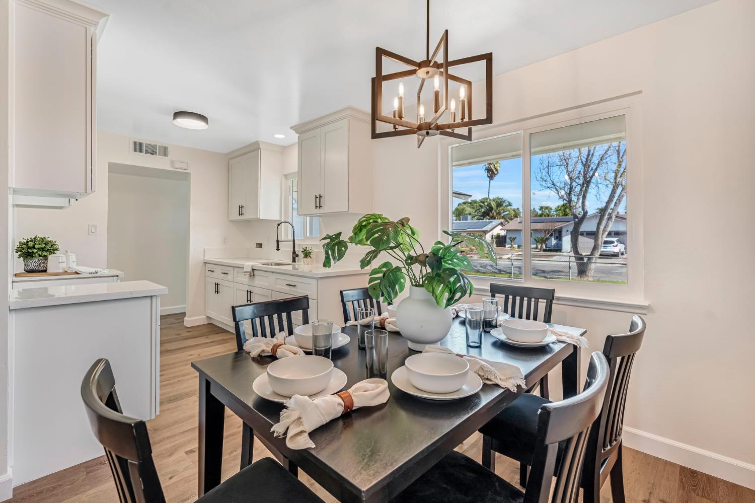 1442 S Recreation Ave, Fresno, CA 93702