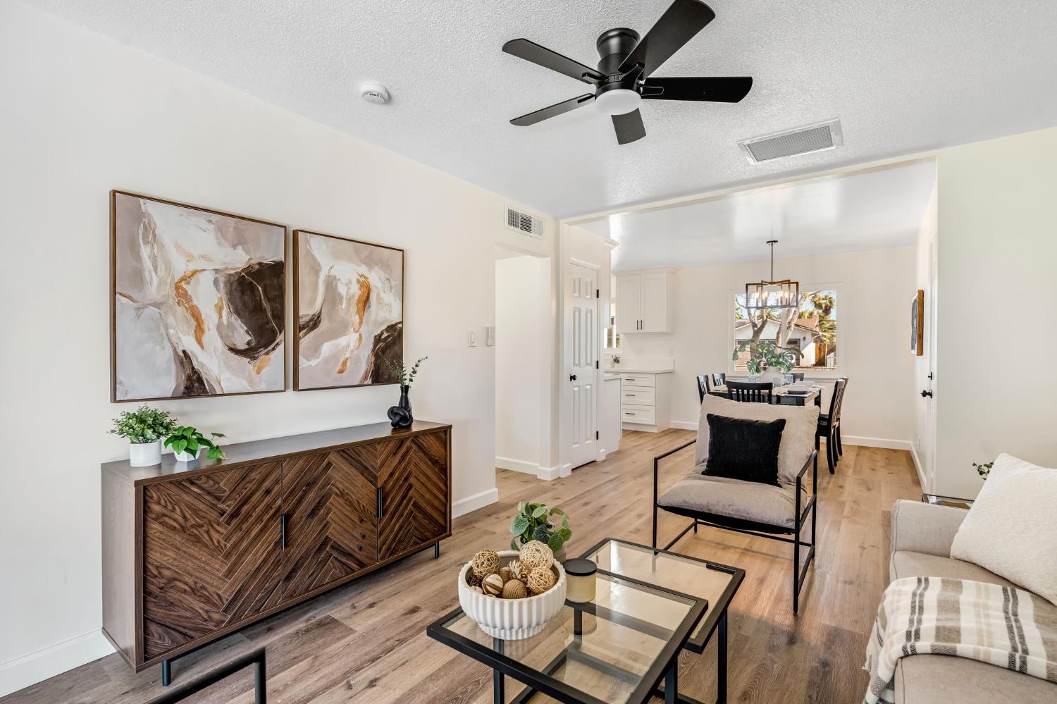 1442 S Recreation Ave, Fresno, CA 93702