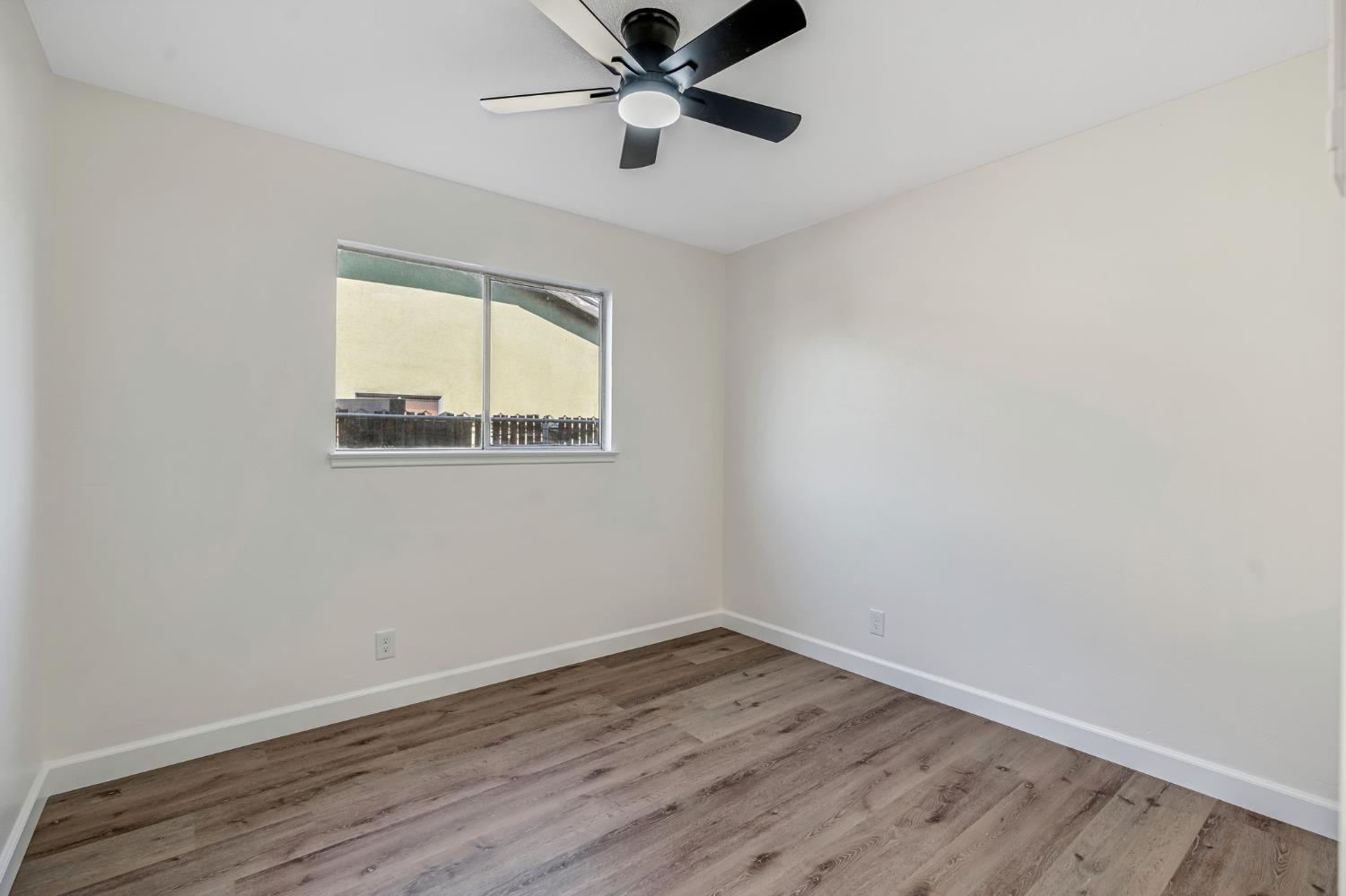 1442 S Recreation Ave, Fresno, CA 93702