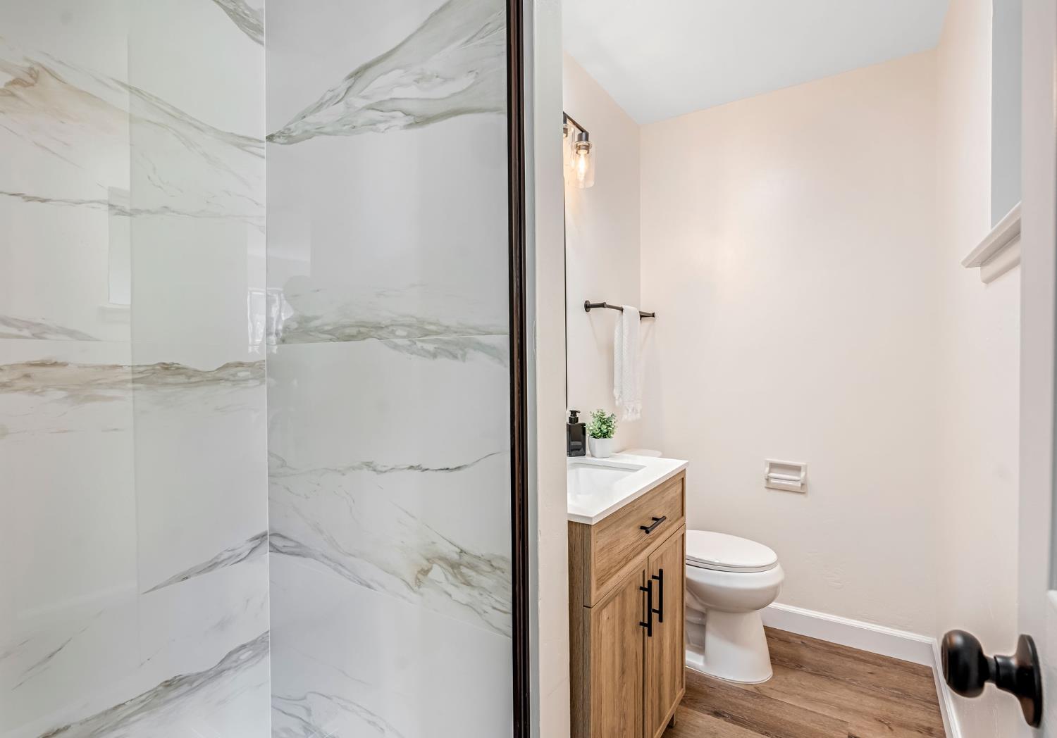 1442 S Recreation Ave, Fresno, CA 93702