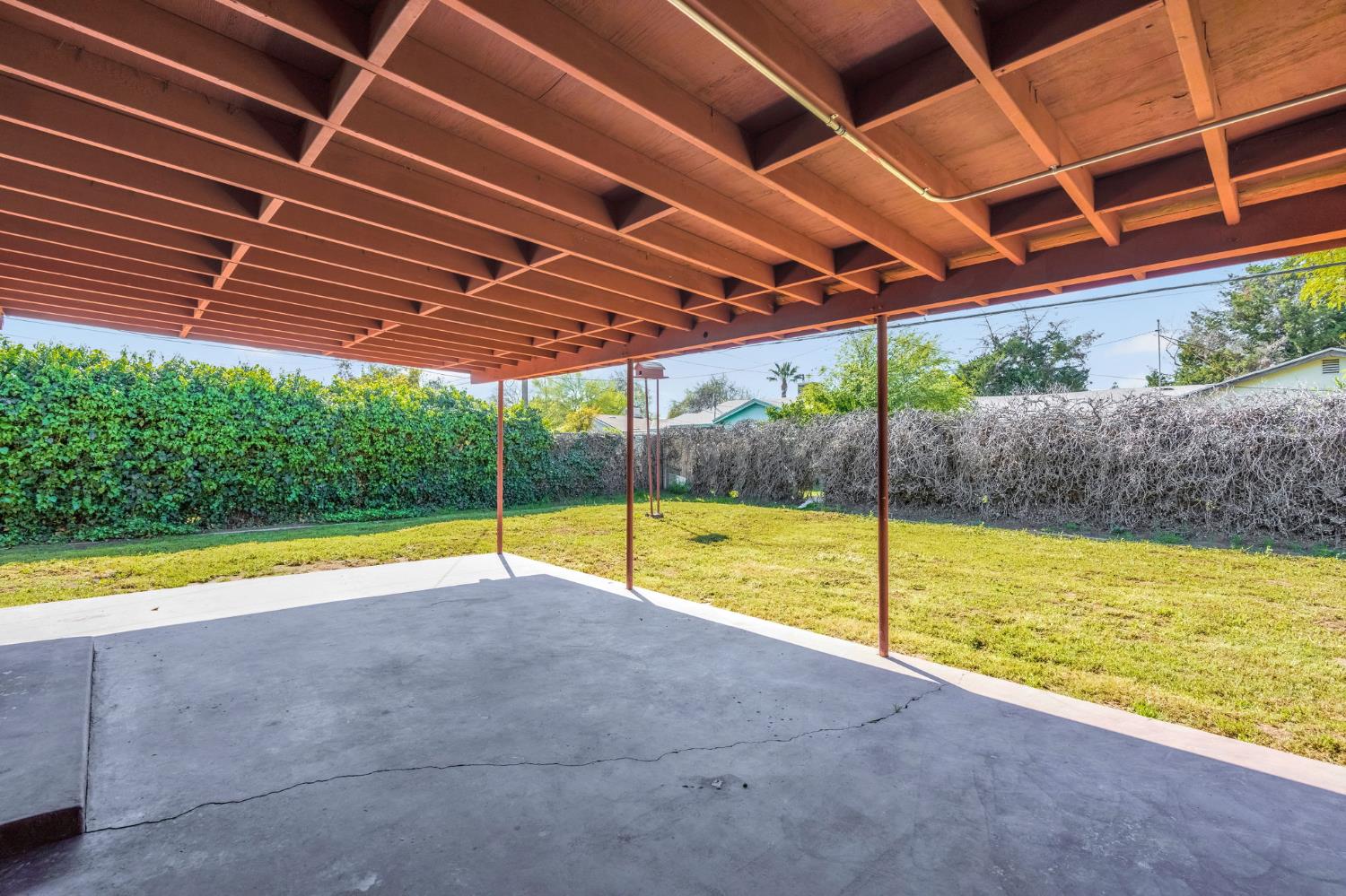 1442 S Recreation Ave, Fresno, CA 93702