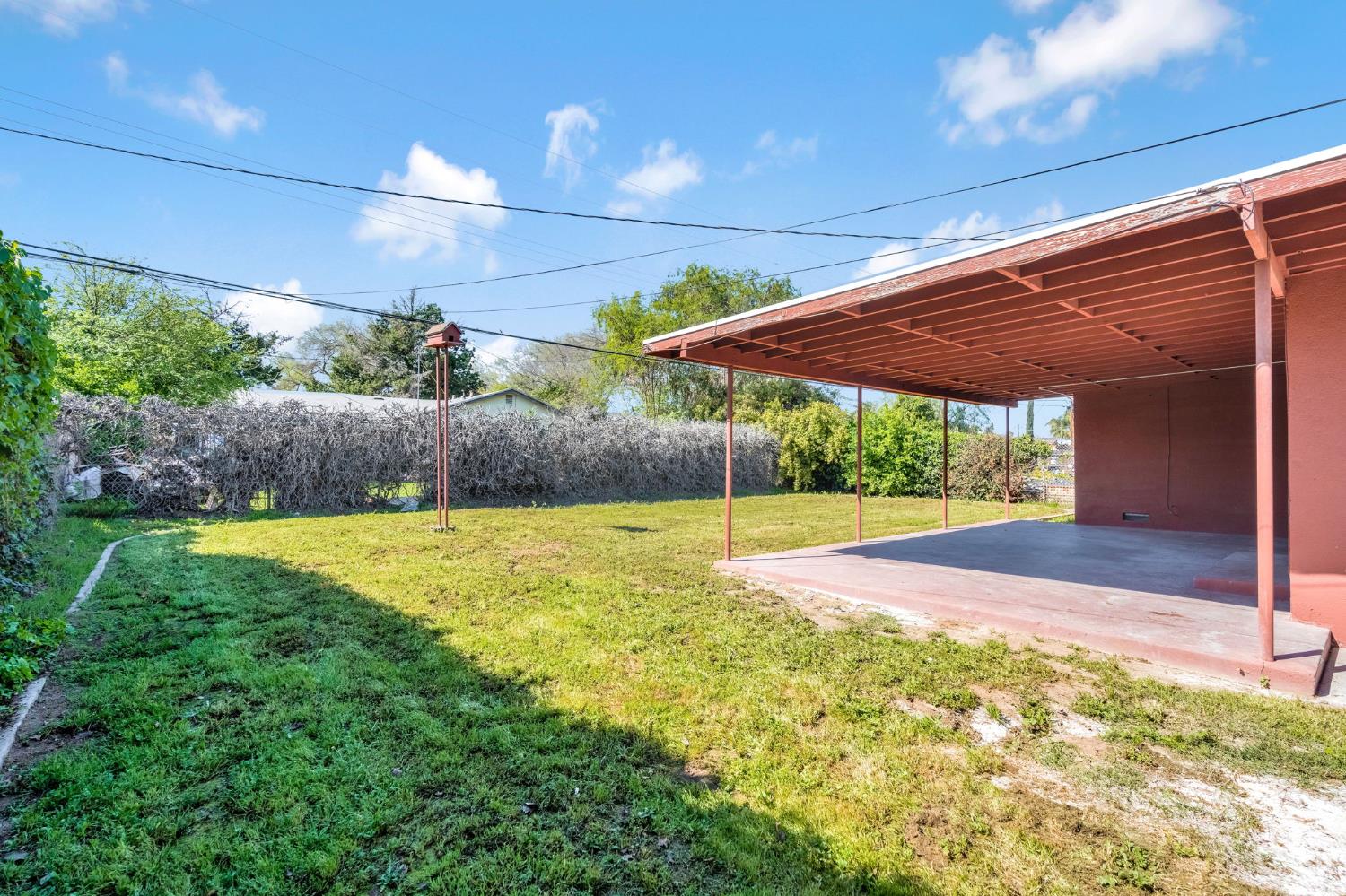 1442 S Recreation Ave, Fresno, CA 93702