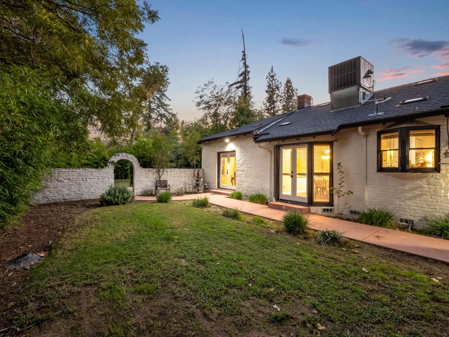 4012 N Wishon Ave, Fresno, CA 93704