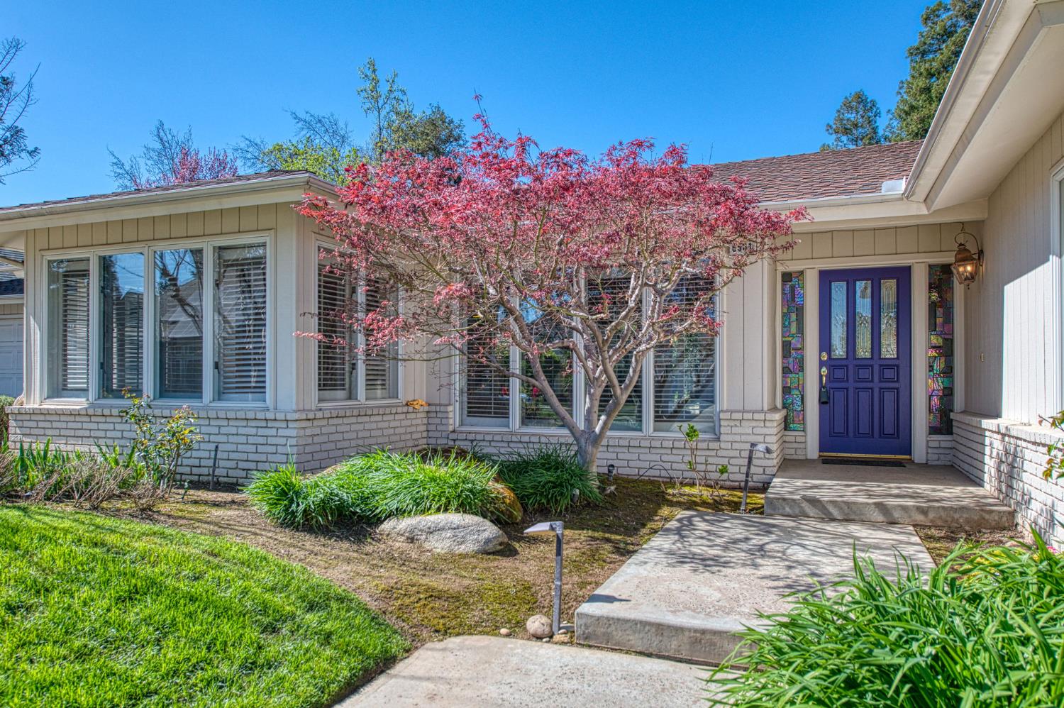 6561 N Thorne Ave, Fresno, CA 93711