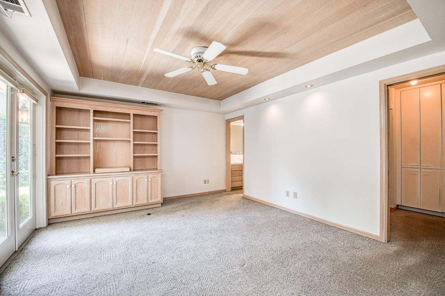 6561 N Thorne Ave, Fresno, CA 93711