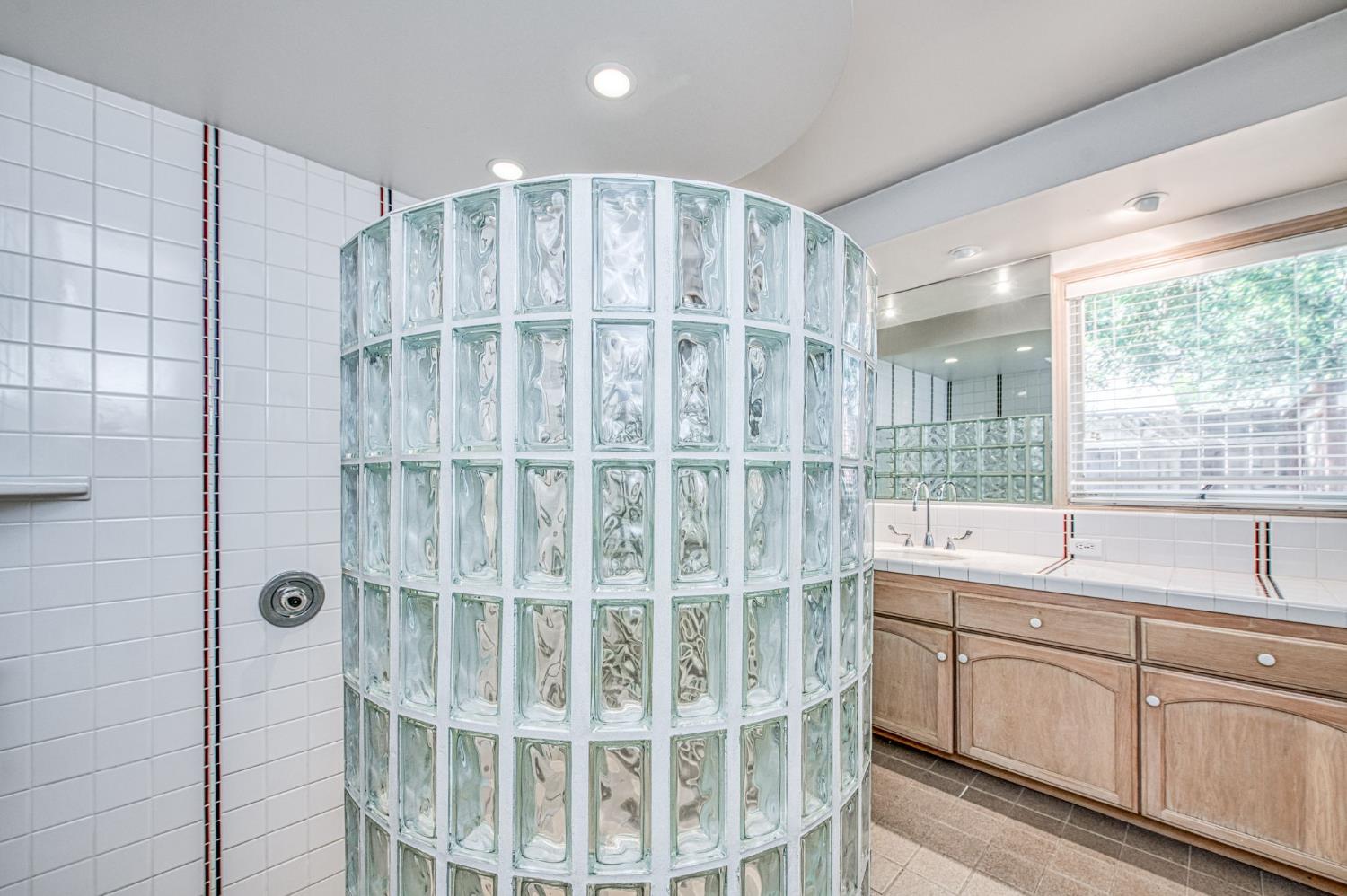 6561 N Thorne Ave, Fresno, CA 93711