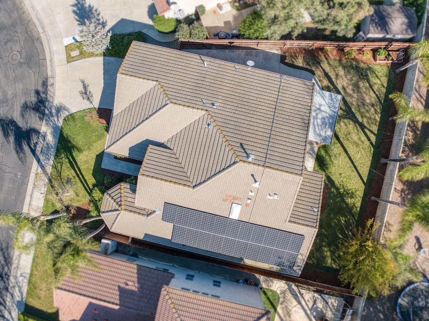 8450 N Saffron Ct, Fresno, CA 93720