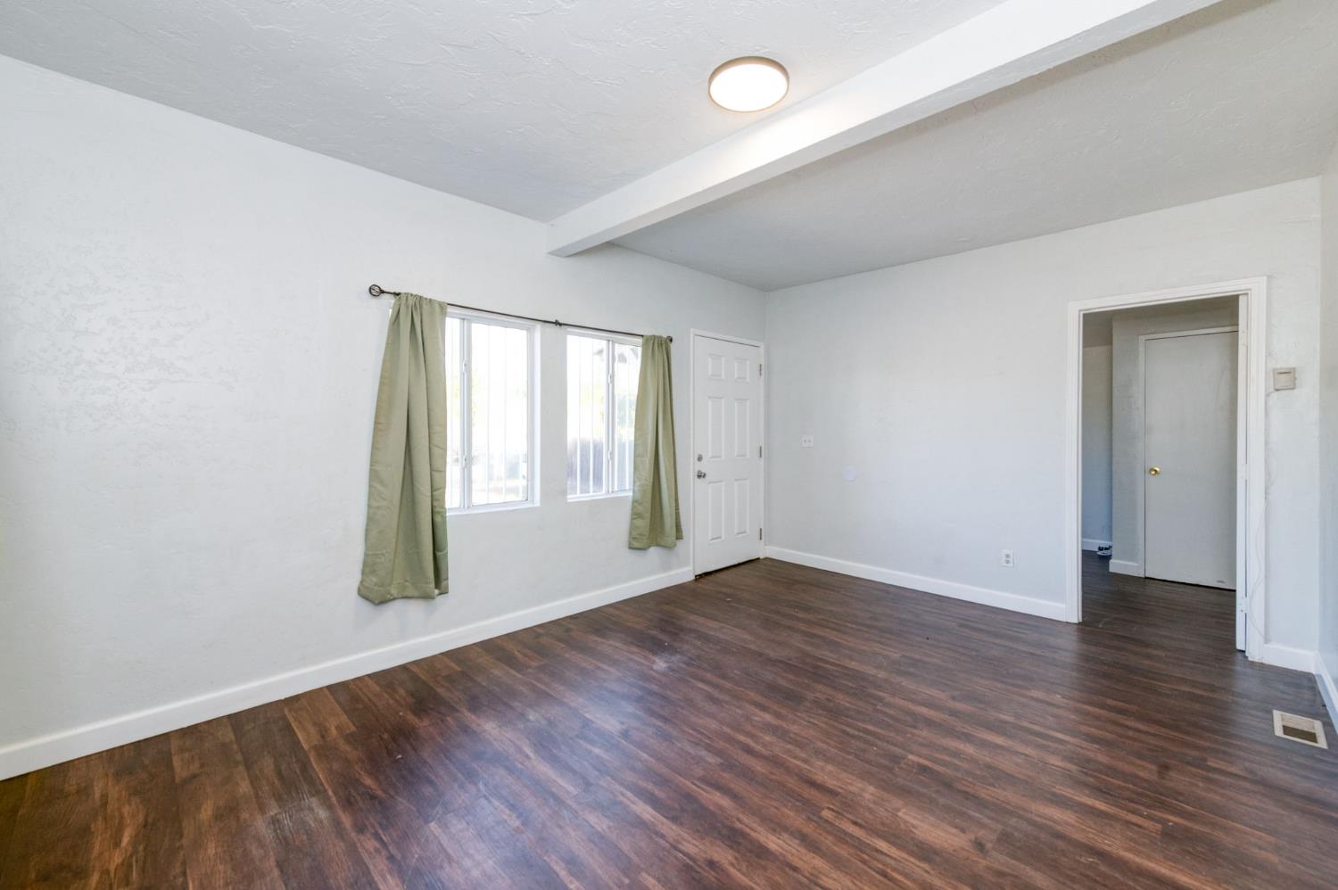 4728 E Harvey Ave, Fresno, CA 93702