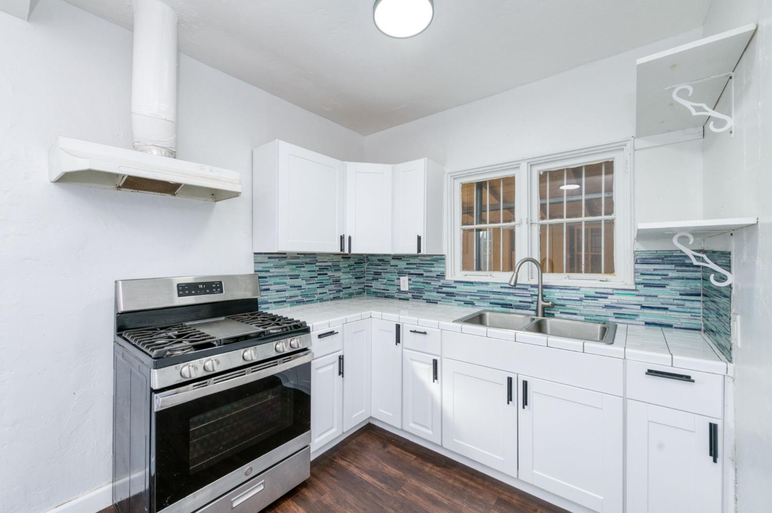 4728 E Harvey Ave, Fresno, CA 93702