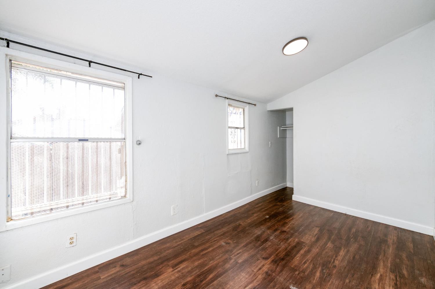 4728 E Harvey Ave, Fresno, CA 93702