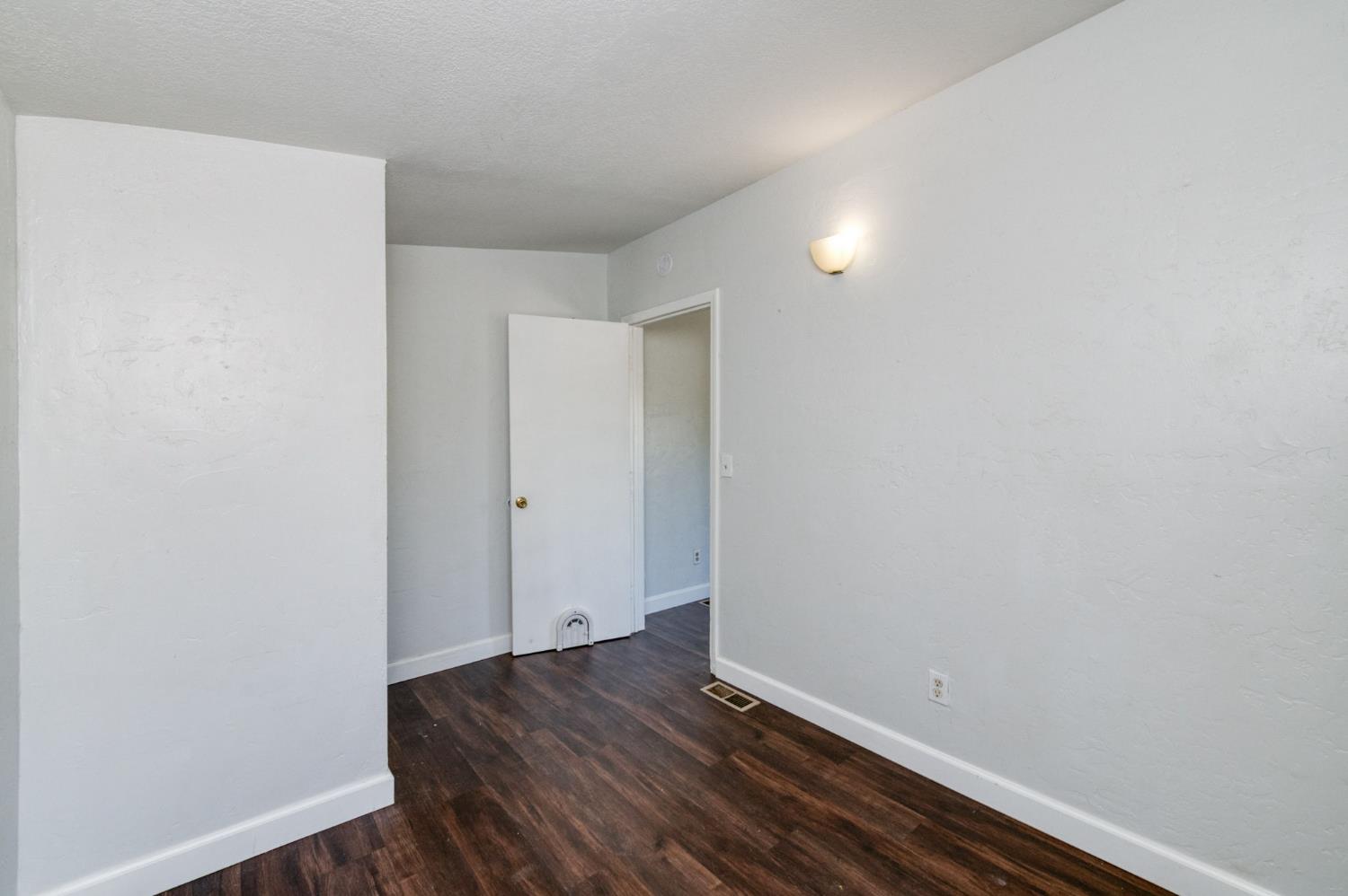 4728 E Harvey Ave, Fresno, CA 93702