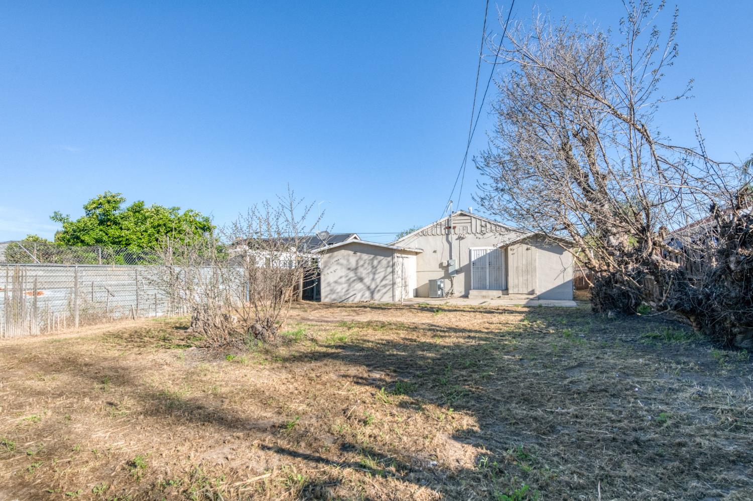 4728 E Harvey Ave, Fresno, CA 93702