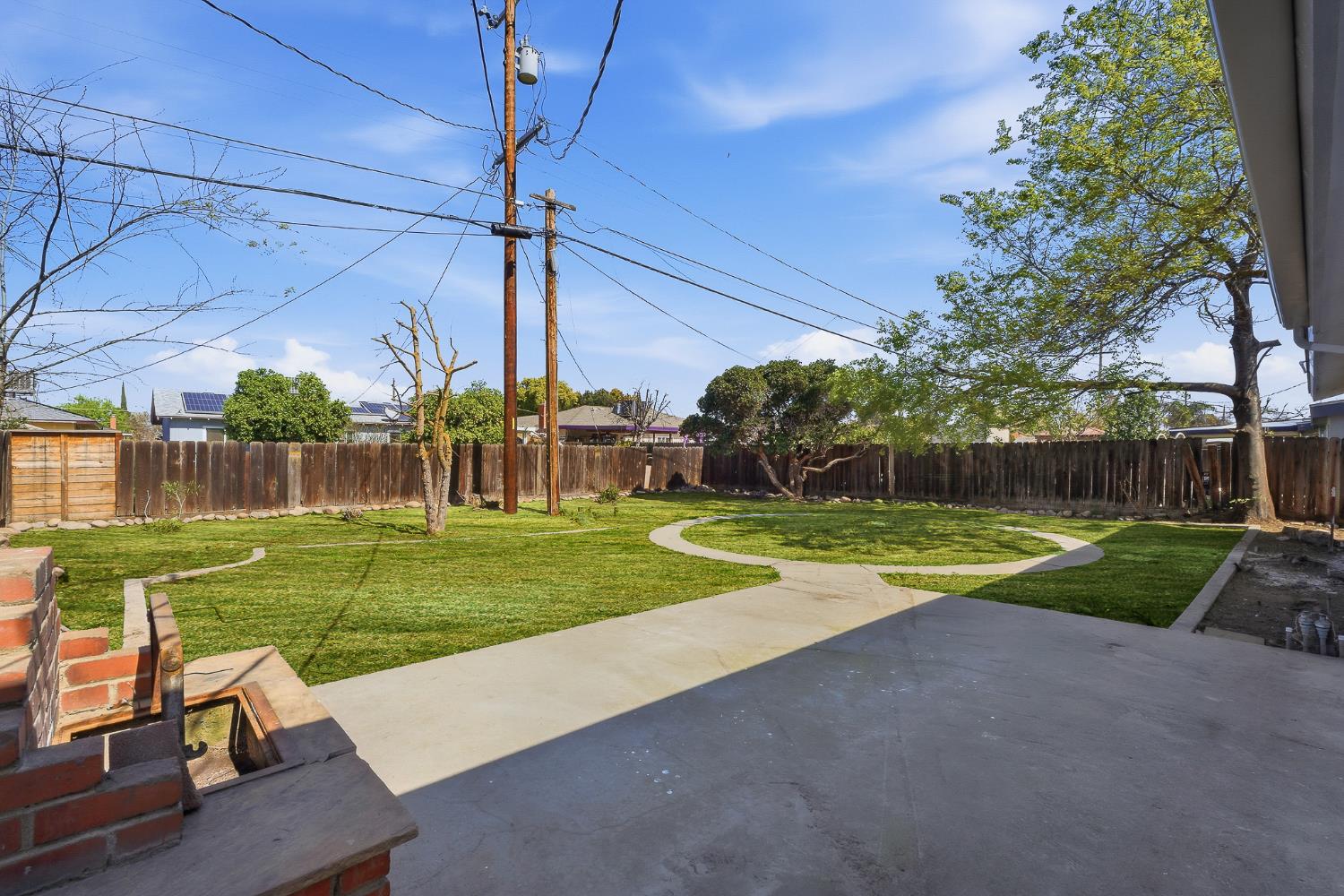 3915 E Holland Ave, Fresno, CA 93726