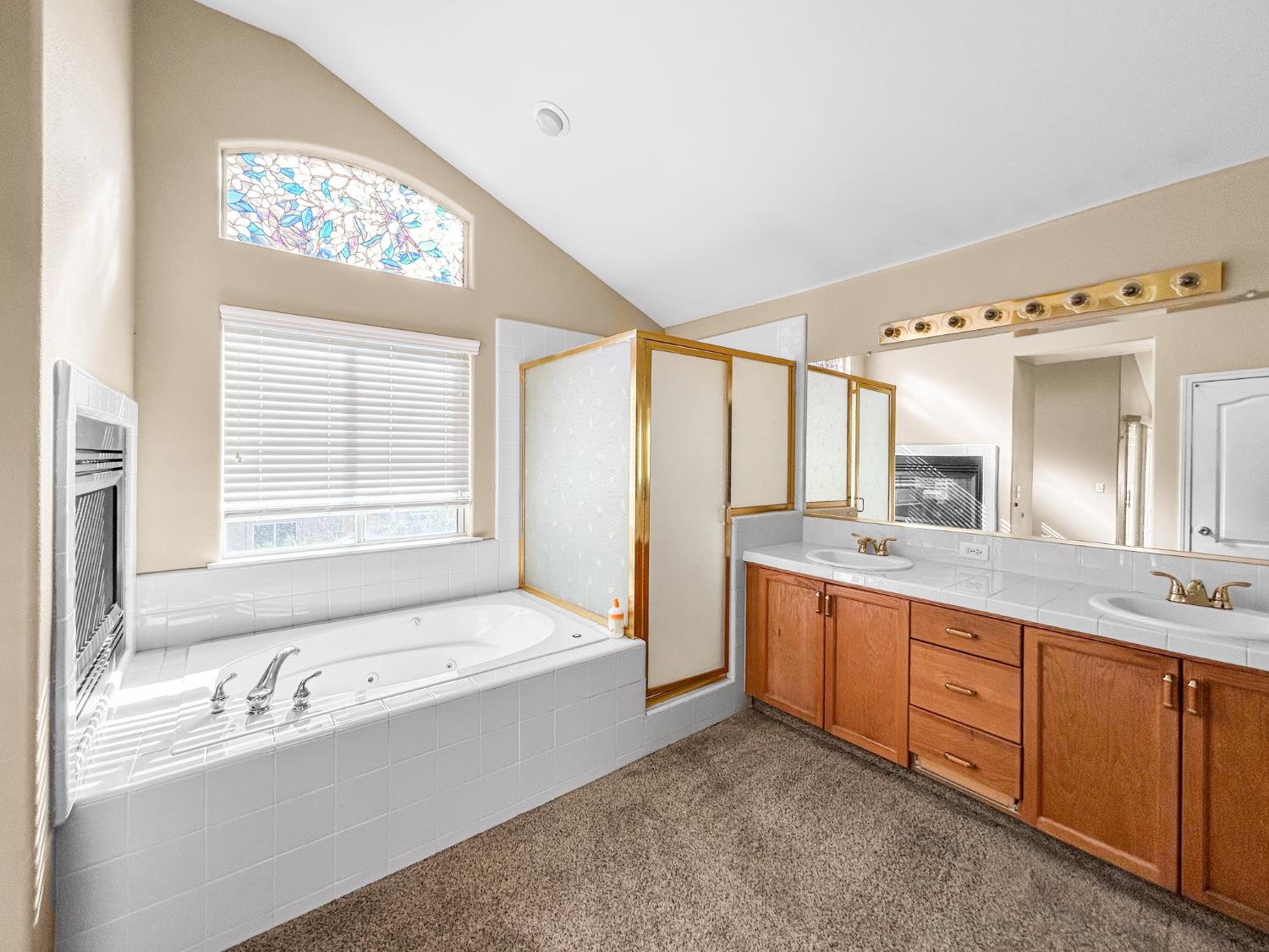 5811 W Cromwell Ave, Fresno, CA 93722