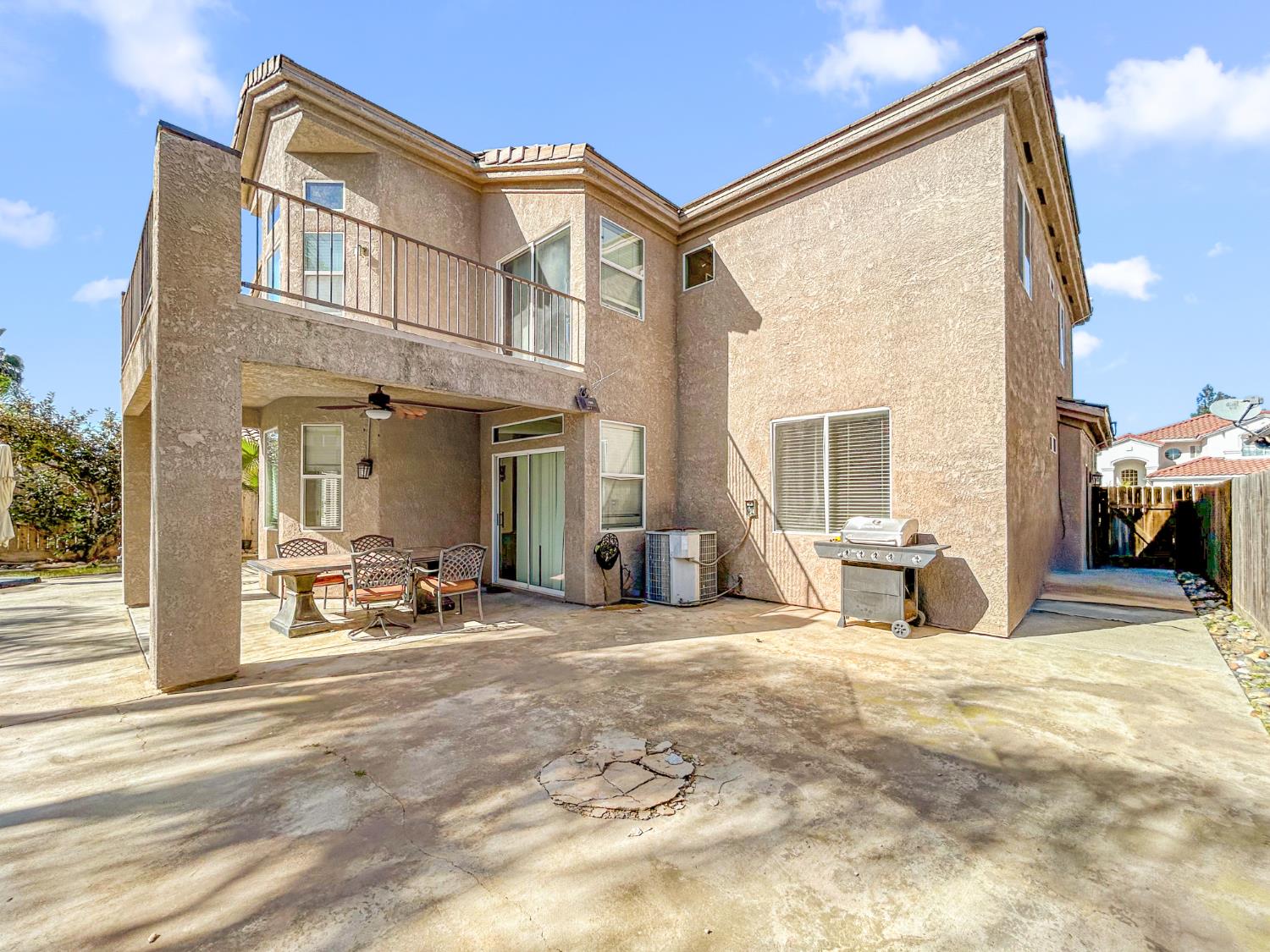 5811 W Cromwell Ave, Fresno, CA 93722