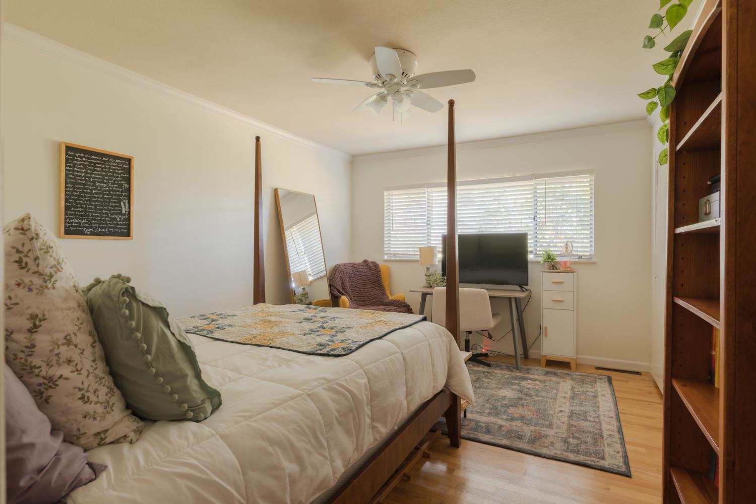 1509 W San Madele Ave, Fresno, CA 93711