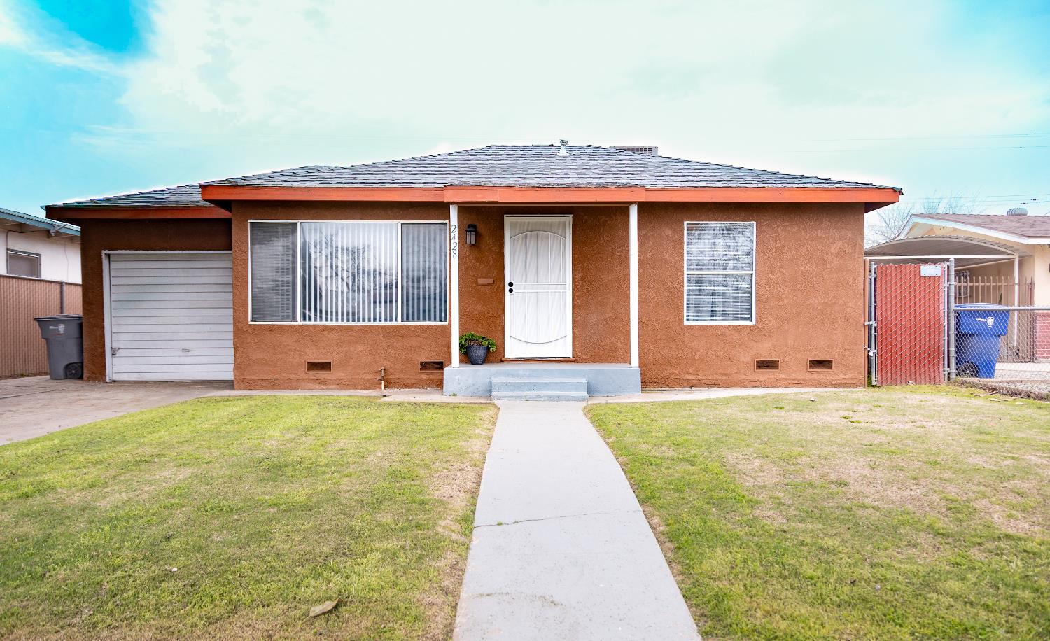 2428 S Poppy Ave, Fresno, CA 93706