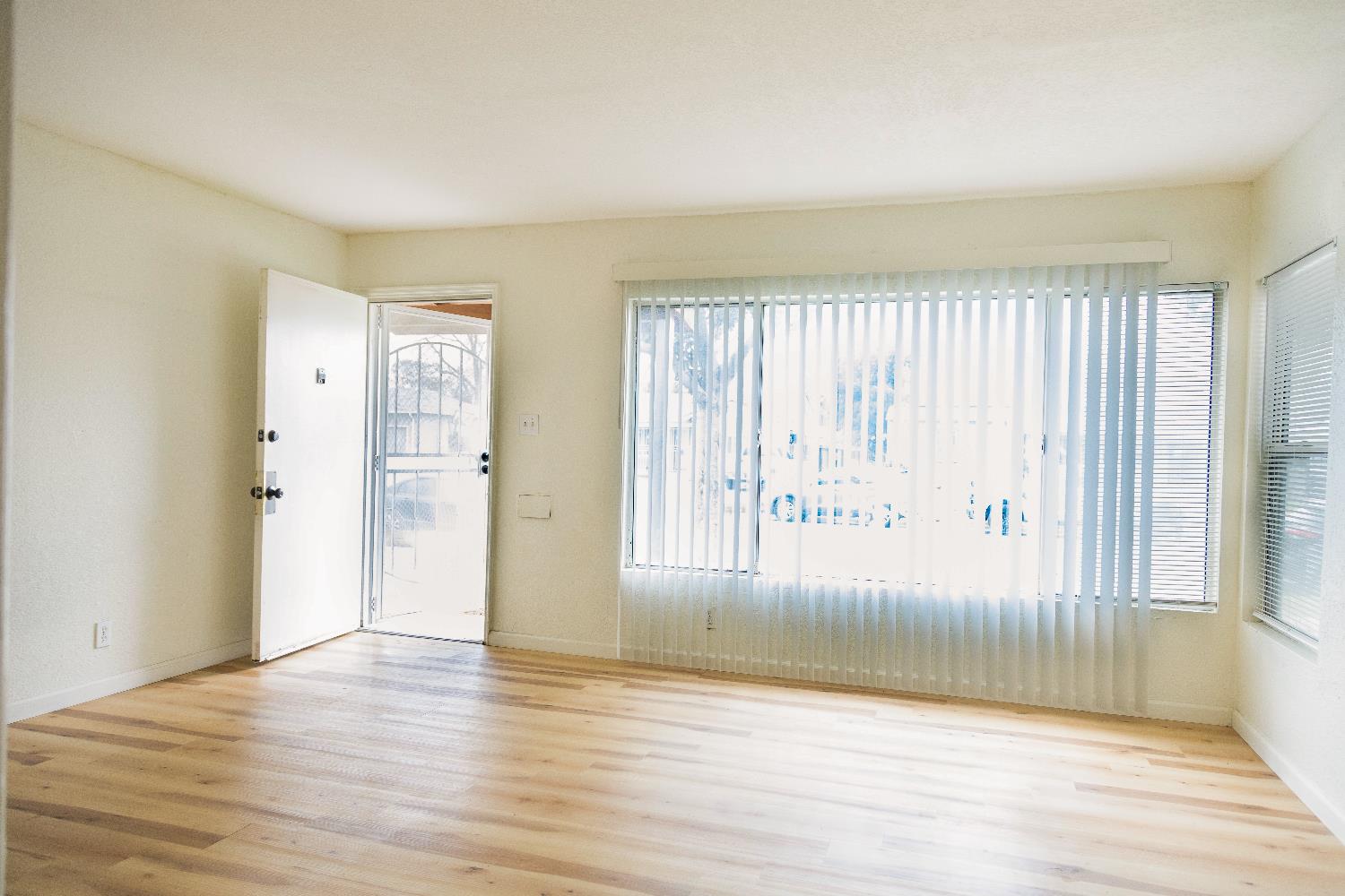 2428 S Poppy Ave, Fresno, CA 93706