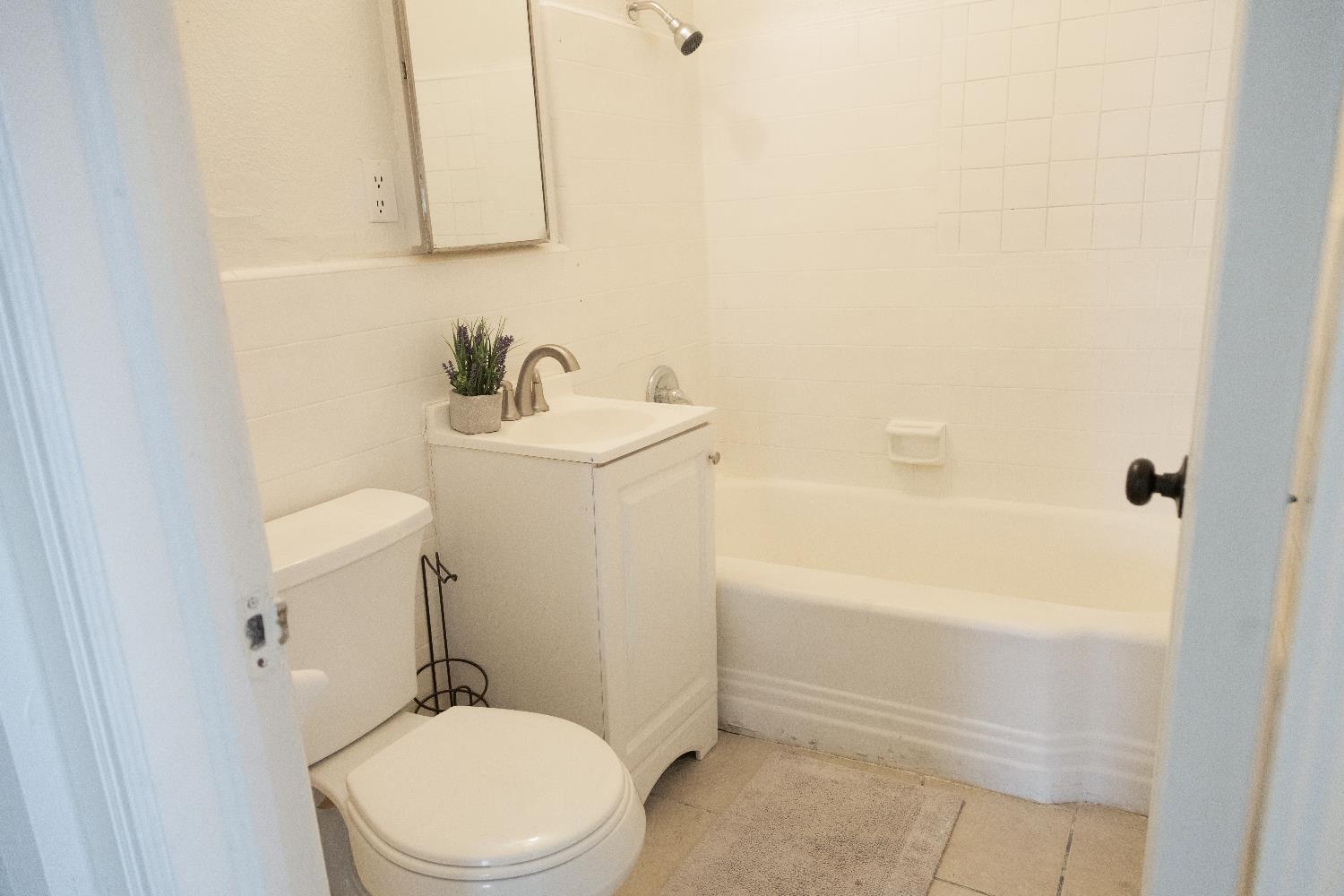 2428 S Poppy Ave, Fresno, CA 93706