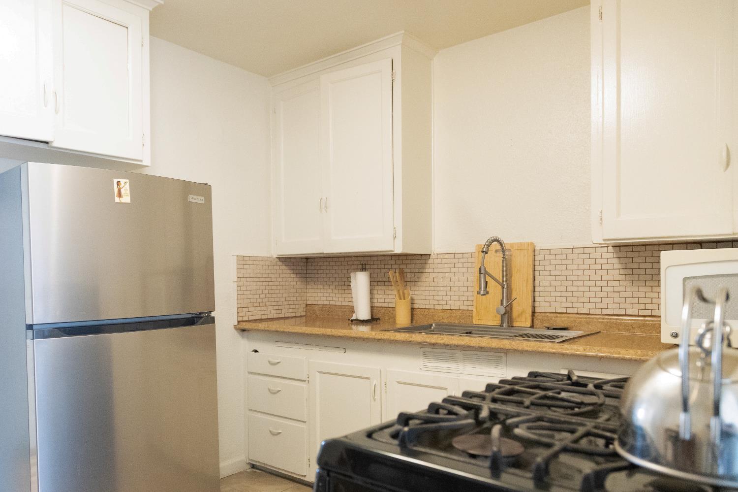 2428 S Poppy Ave, Fresno, CA 93706