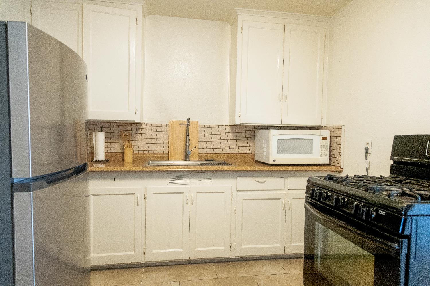 2428 S Poppy Ave, Fresno, CA 93706