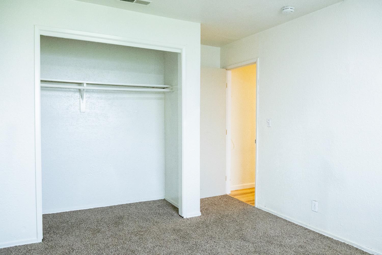 2428 S Poppy Ave, Fresno, CA 93706