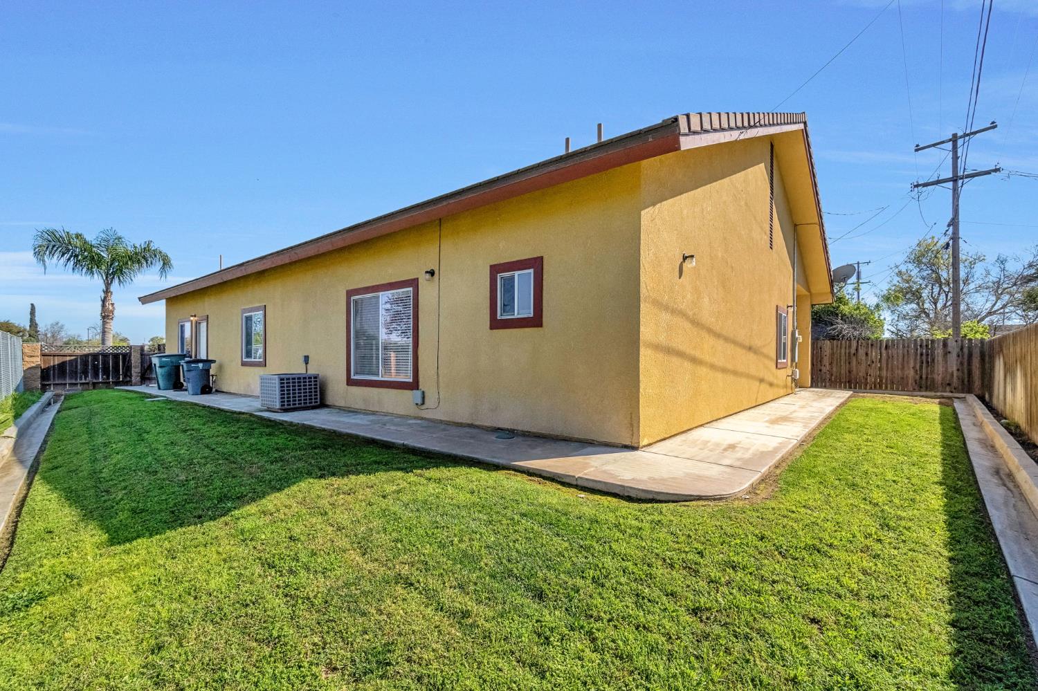 4863 N Doon Way, Fresno, CA 93726