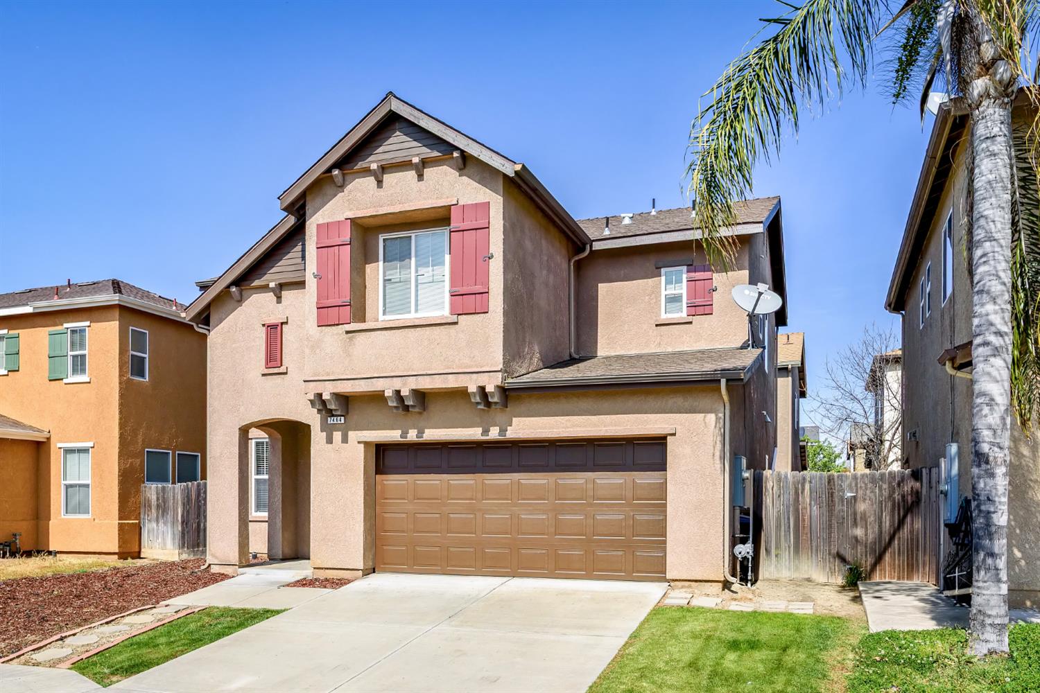 7464 E Robinson Ave, Fresno, CA 93737