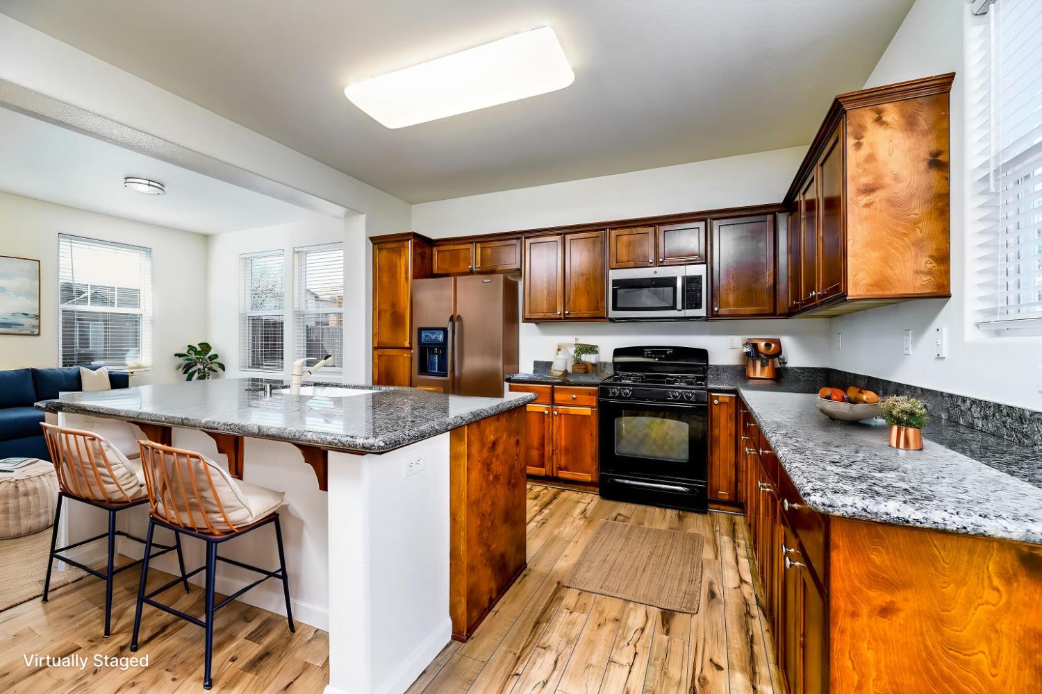 7464 E Robinson Ave, Fresno, CA 93737