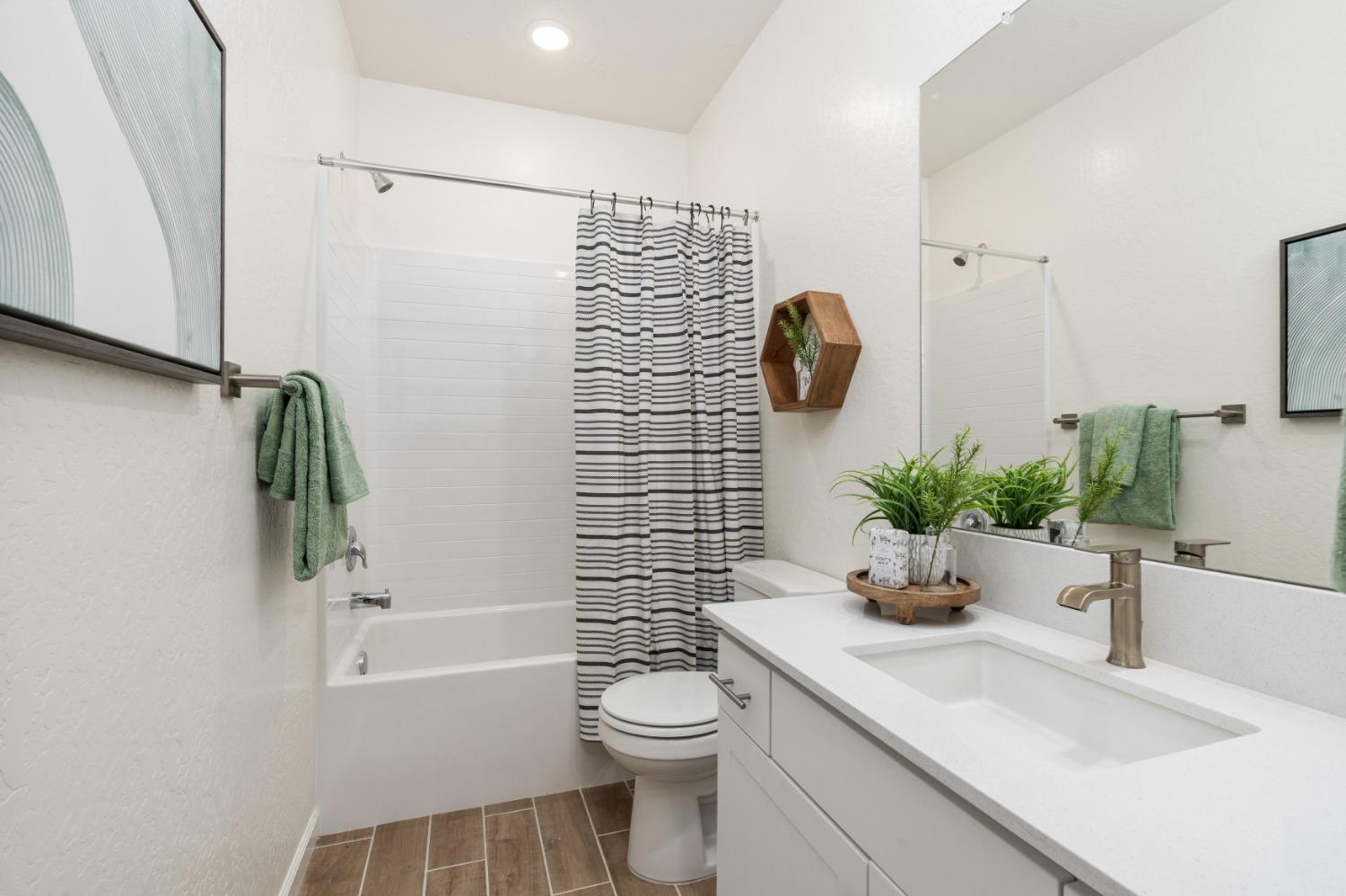 6802 E Oslin Ave, Fresno, CA 93727