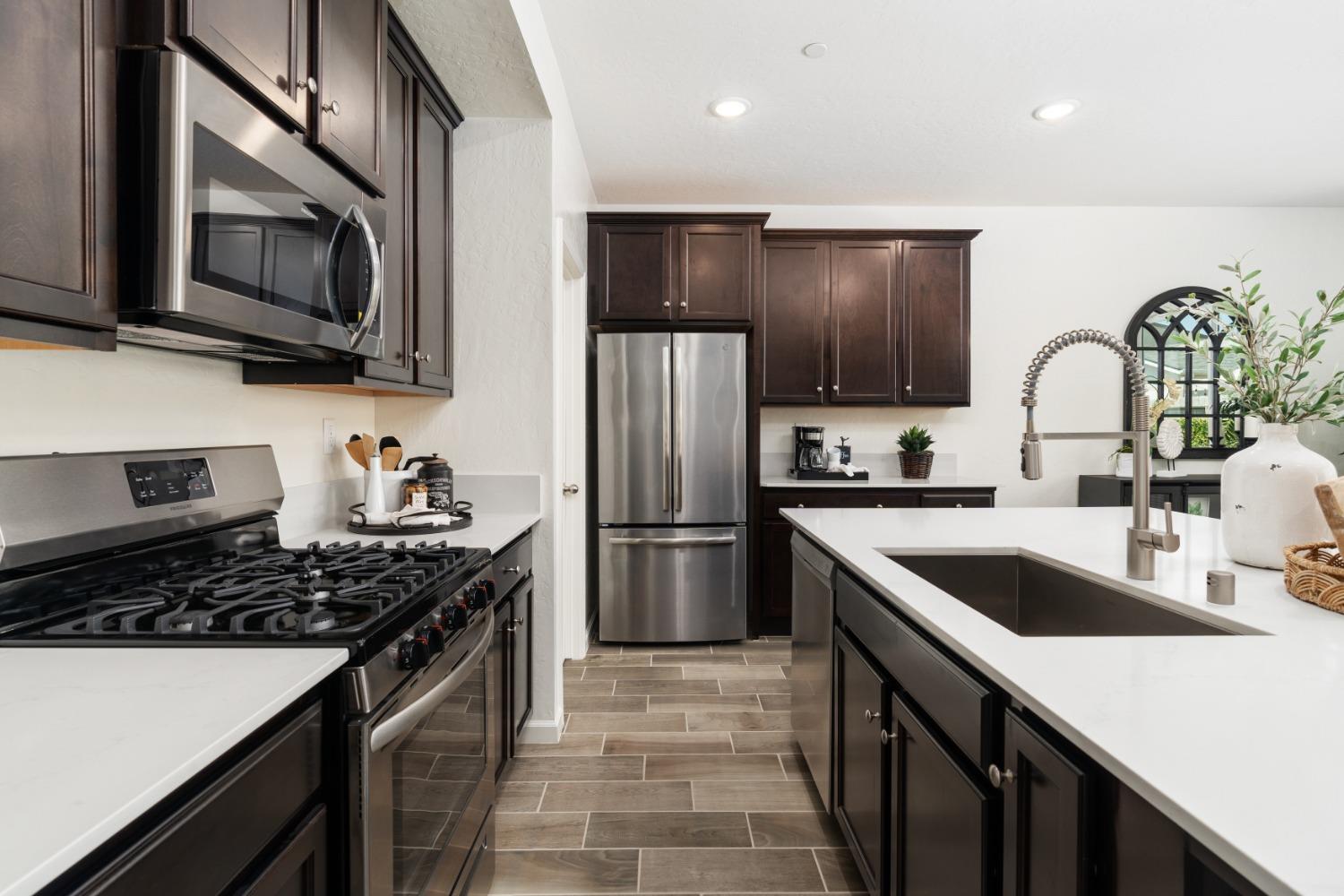 6770 E Oslin Ave, Fresno, CA 93727