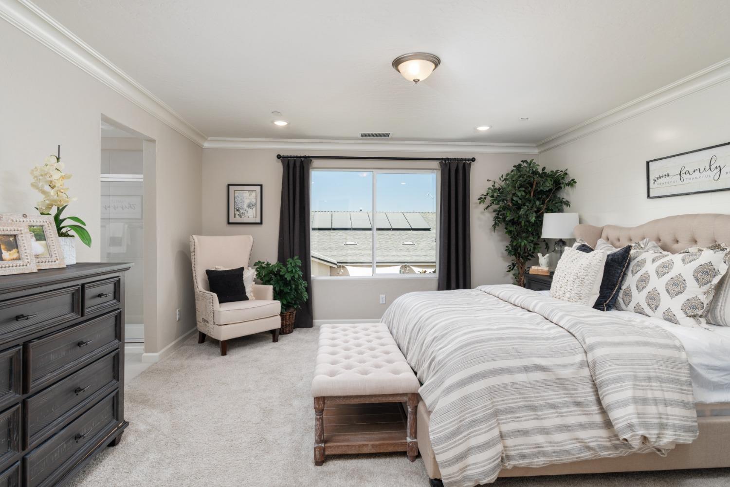 6794 E Oslin Ave, Fresno, CA 93727