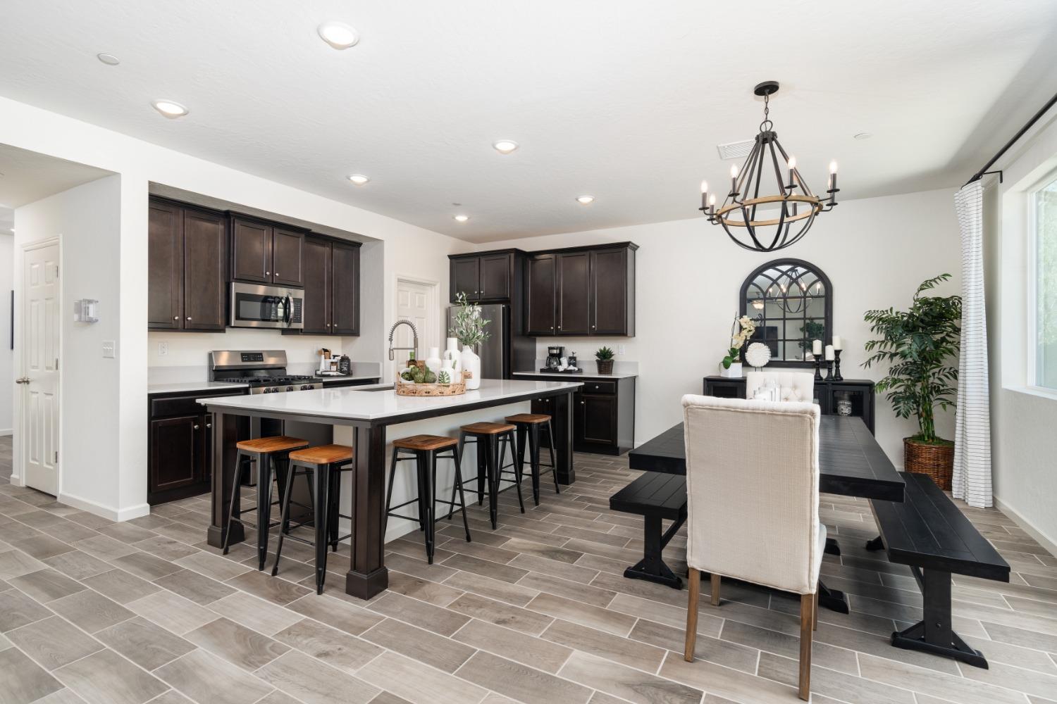 6786 E Oslin Ave, Fresno, CA 93727