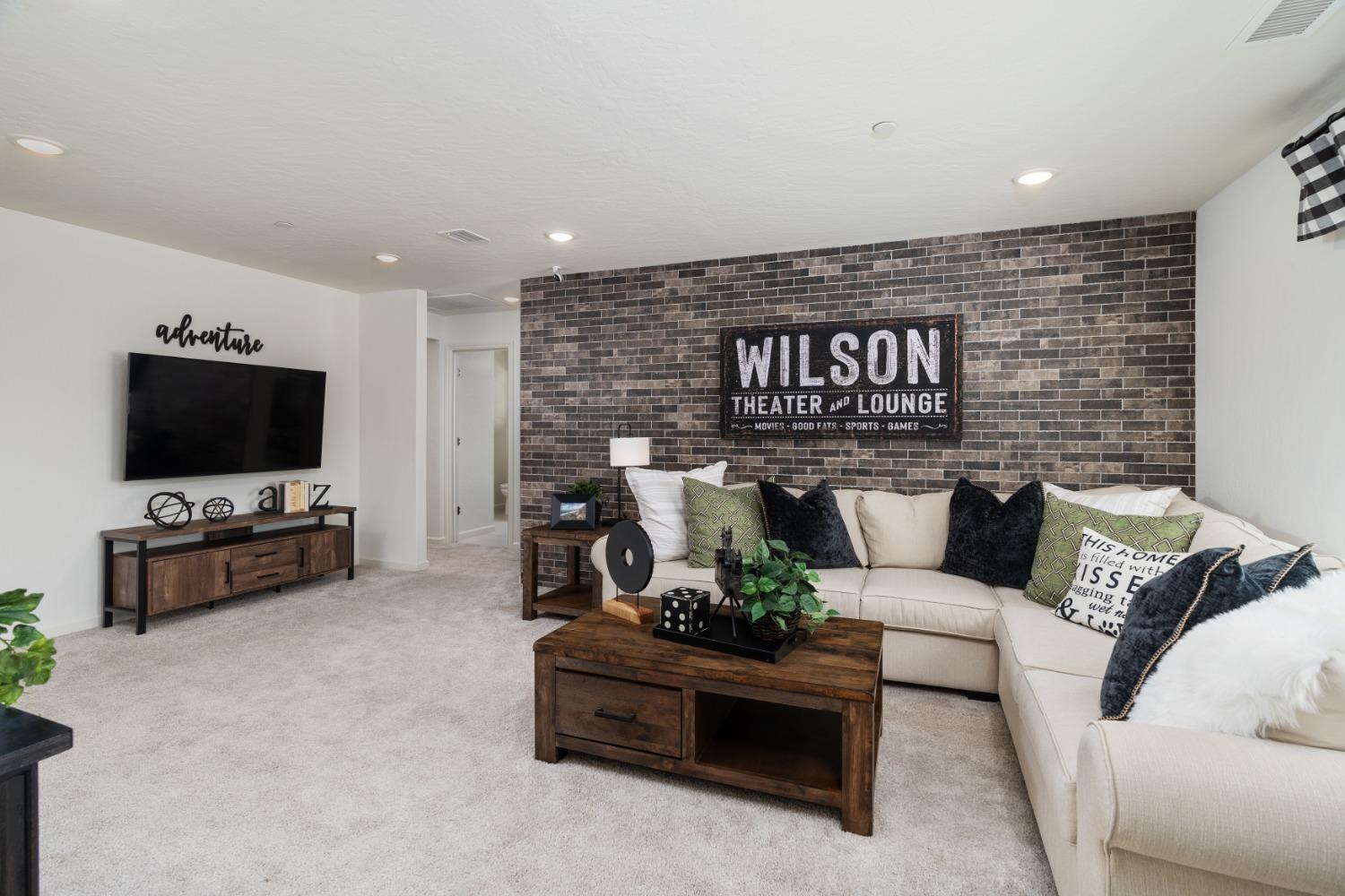 6786 E Oslin Ave, Fresno, CA 93727