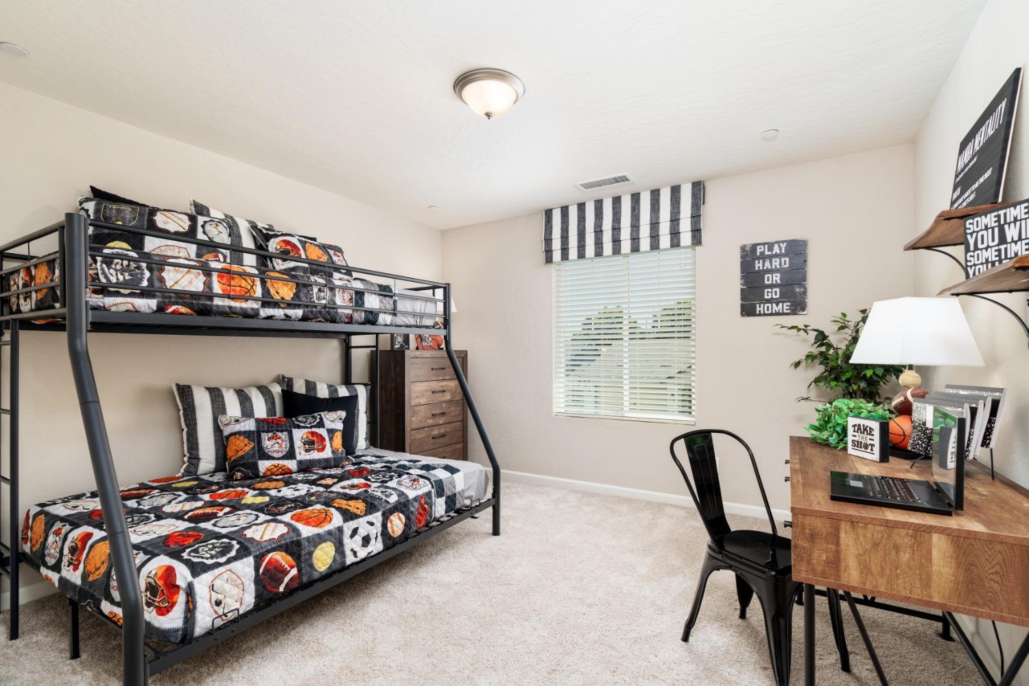 6786 E Oslin Ave, Fresno, CA 93727