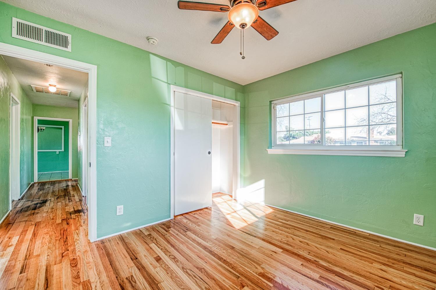 2324 E Cortland Ave, Fresno, CA 93726