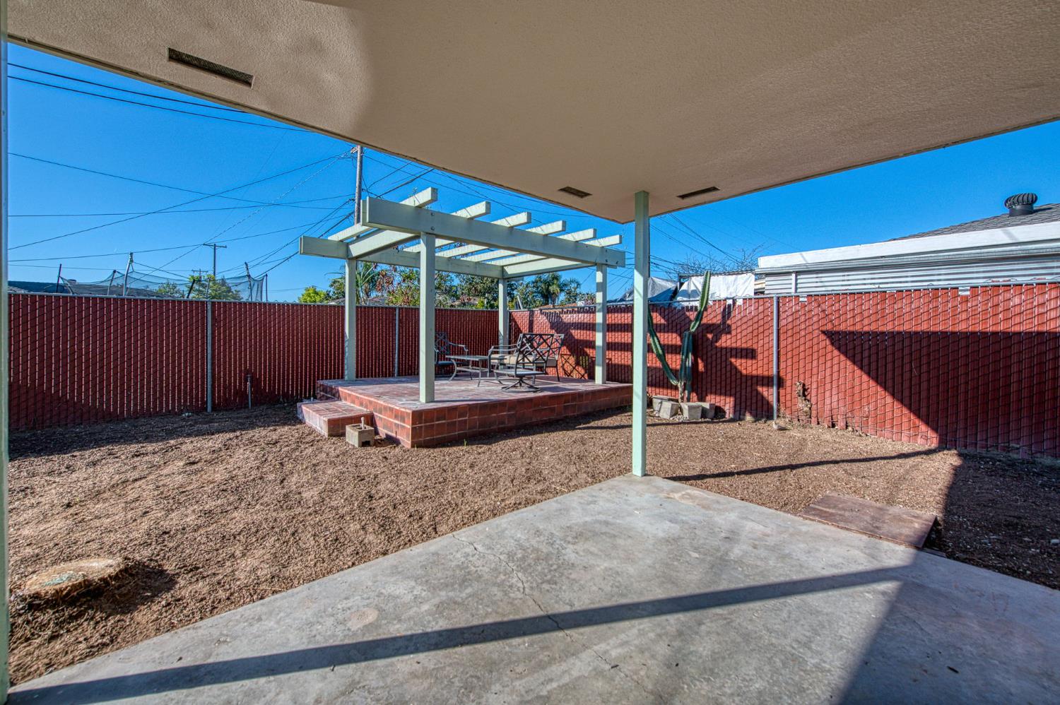 2324 E Cortland Ave, Fresno, CA 93726