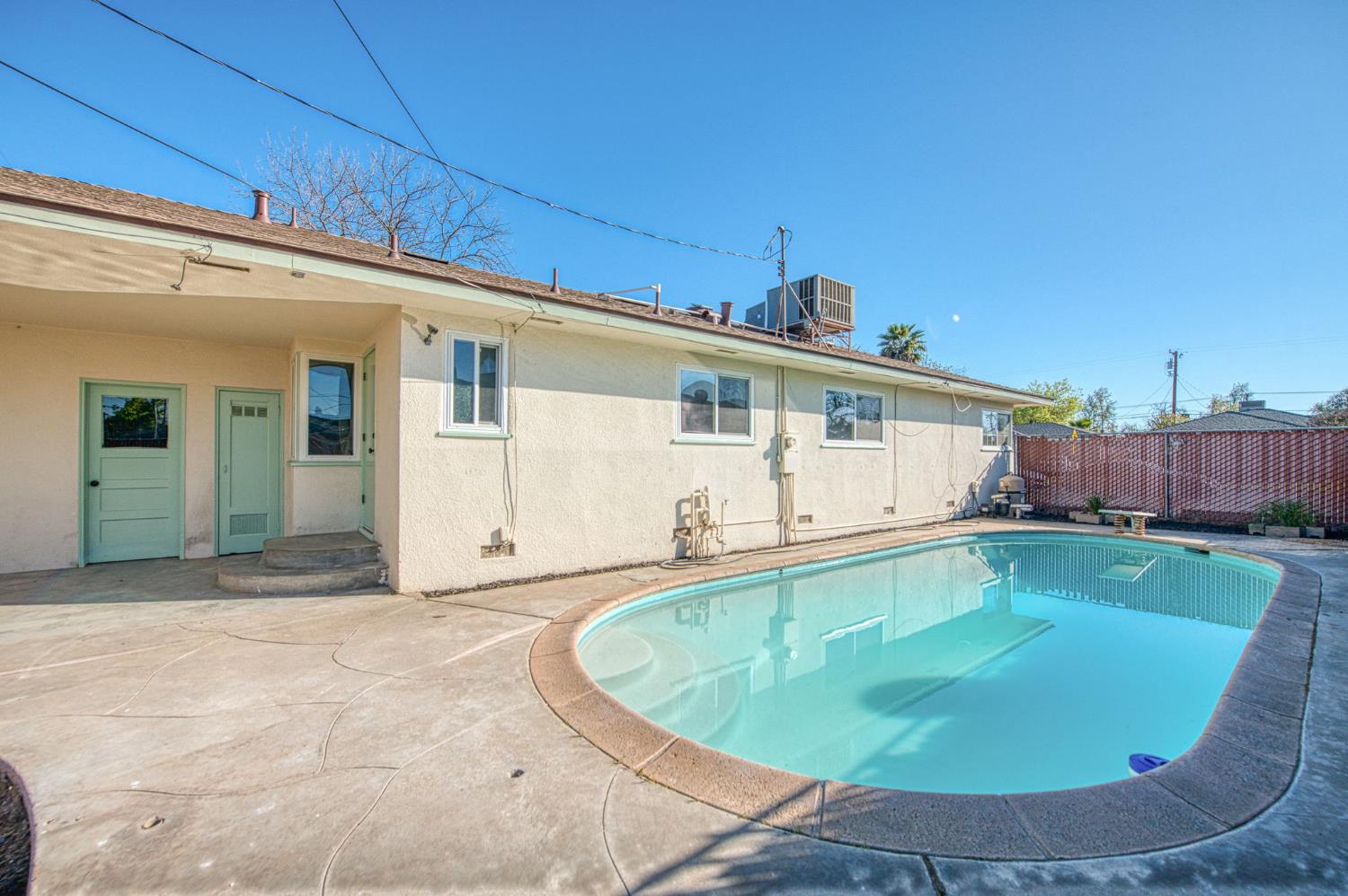 2324 E Cortland Ave, Fresno, CA 93726