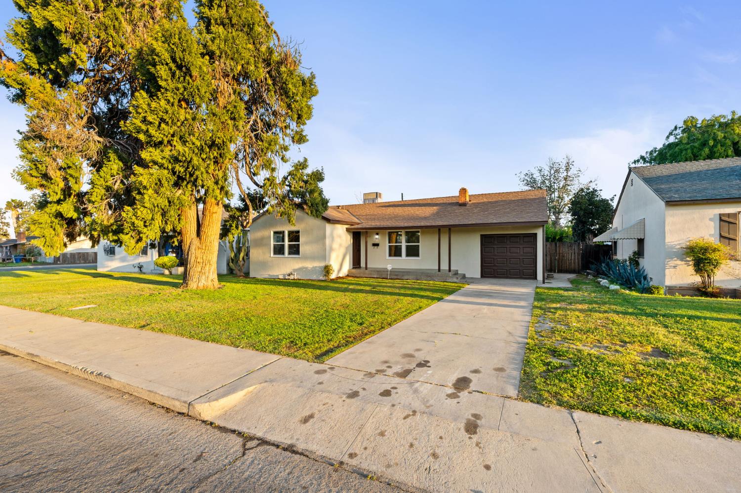 1115 E Cornell Ave, Fresno, CA 93704