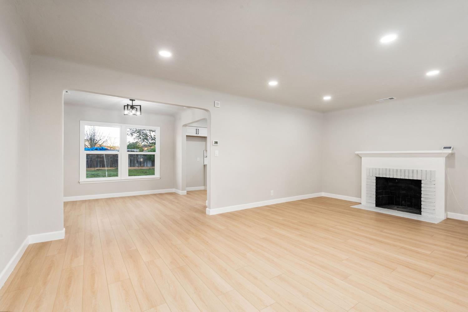 1115 E Cornell Ave, Fresno, CA 93704