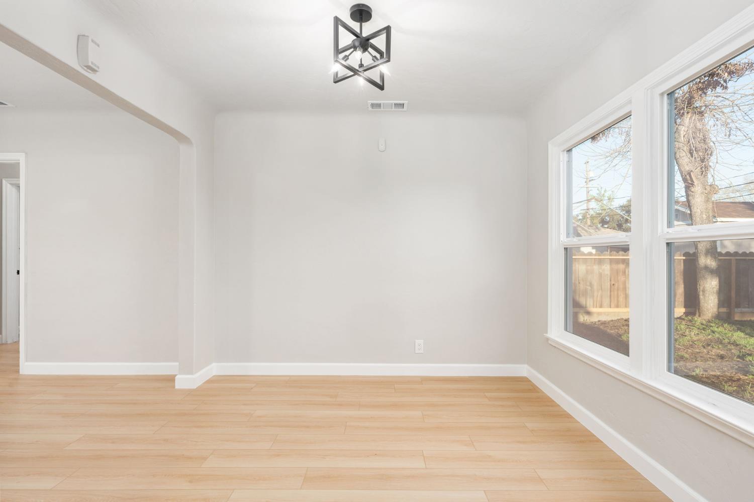 1115 E Cornell Ave, Fresno, CA 93704